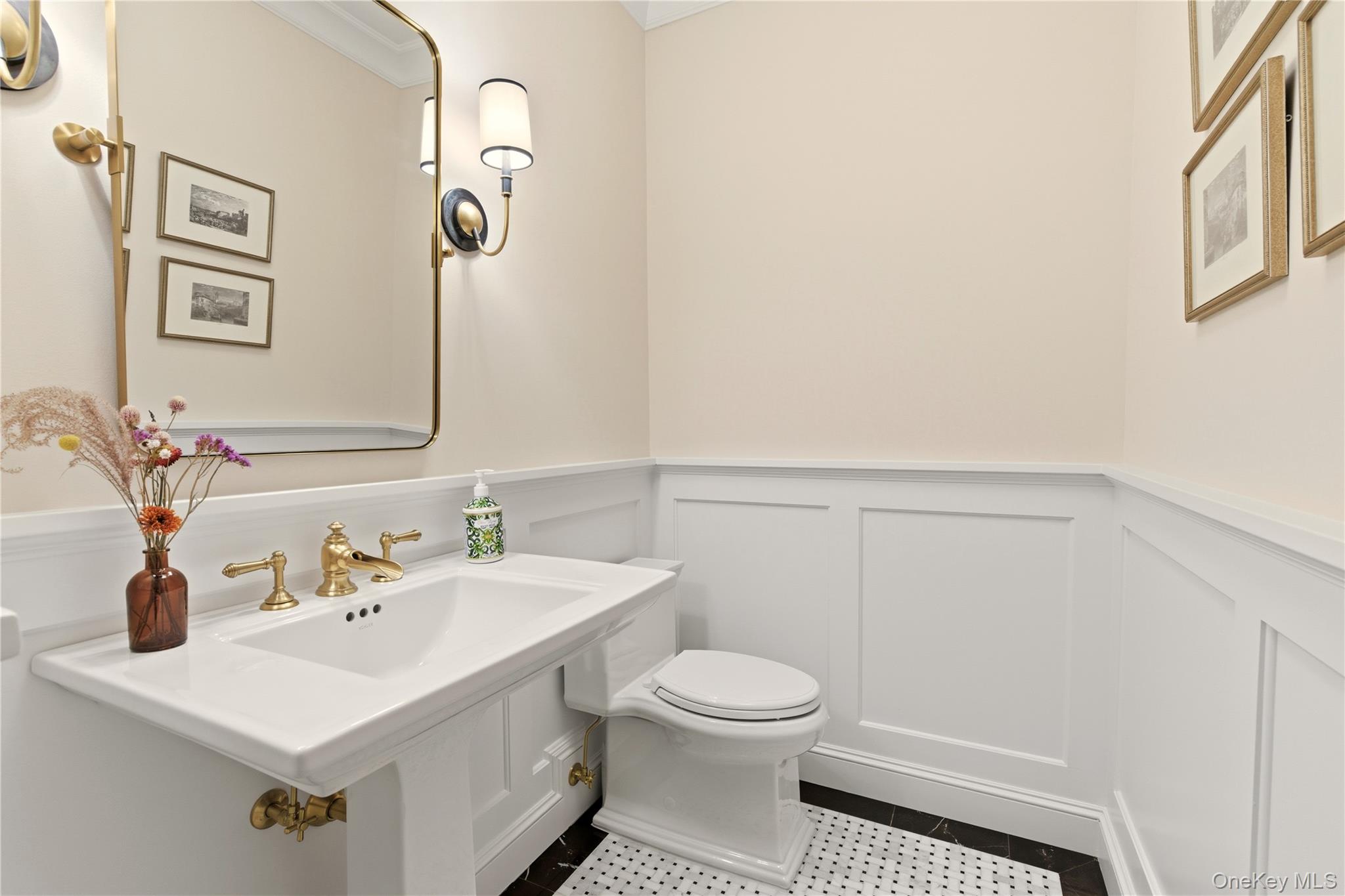 #17 photo, 2 Ashley Court, Northport , NY 11768