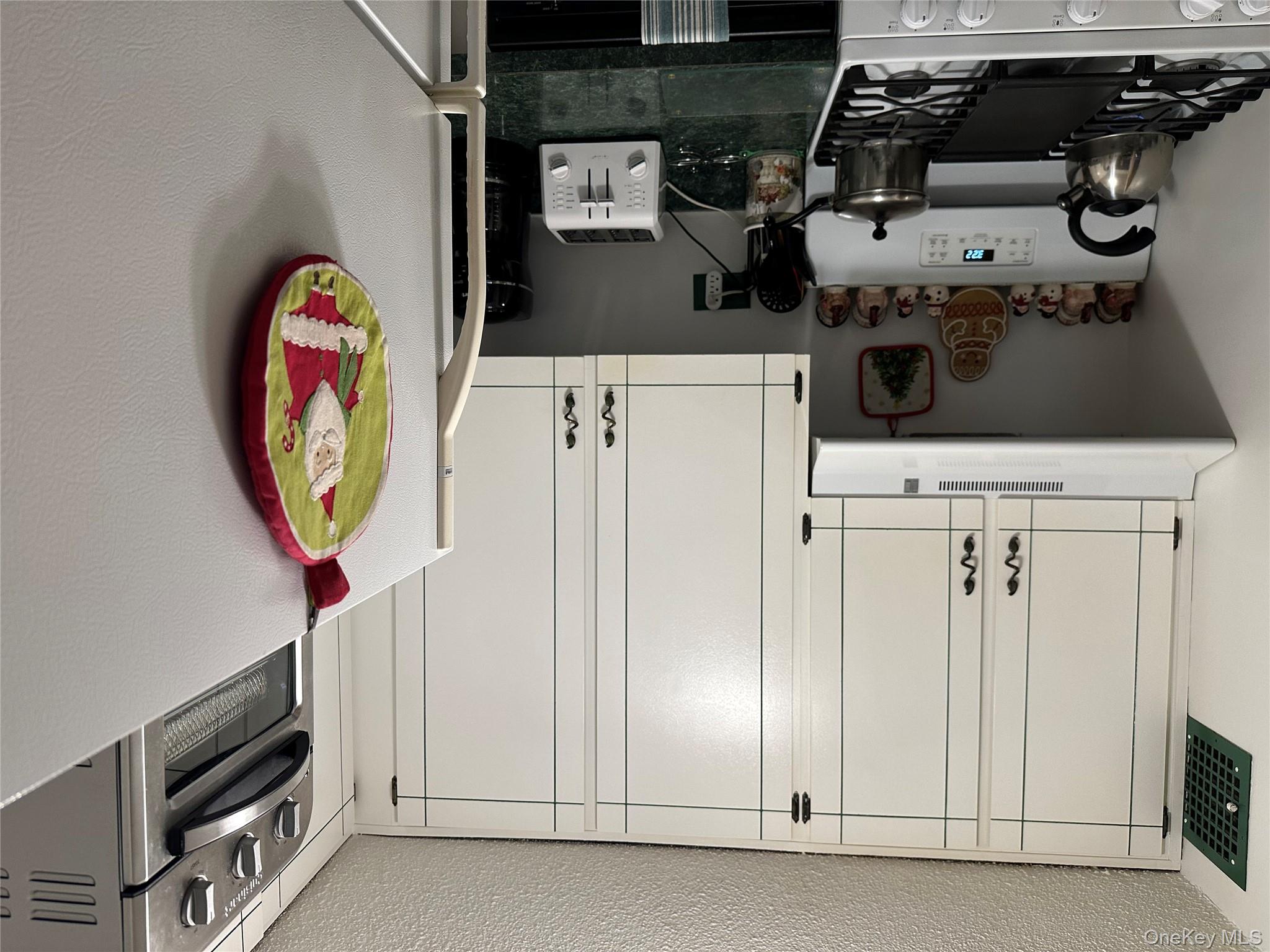 #8 photo, 72-35 112 Street, קווינס Forest Hills , NY 11375