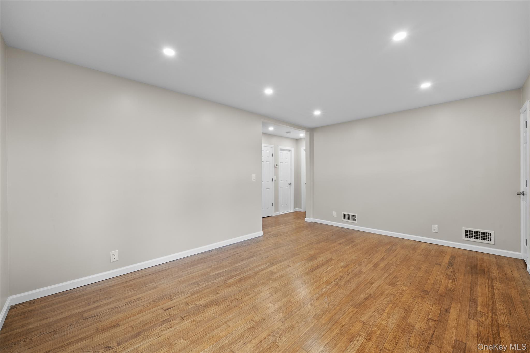 #11 photo, 78 Phelps Lane, North Babylon , NY 11703