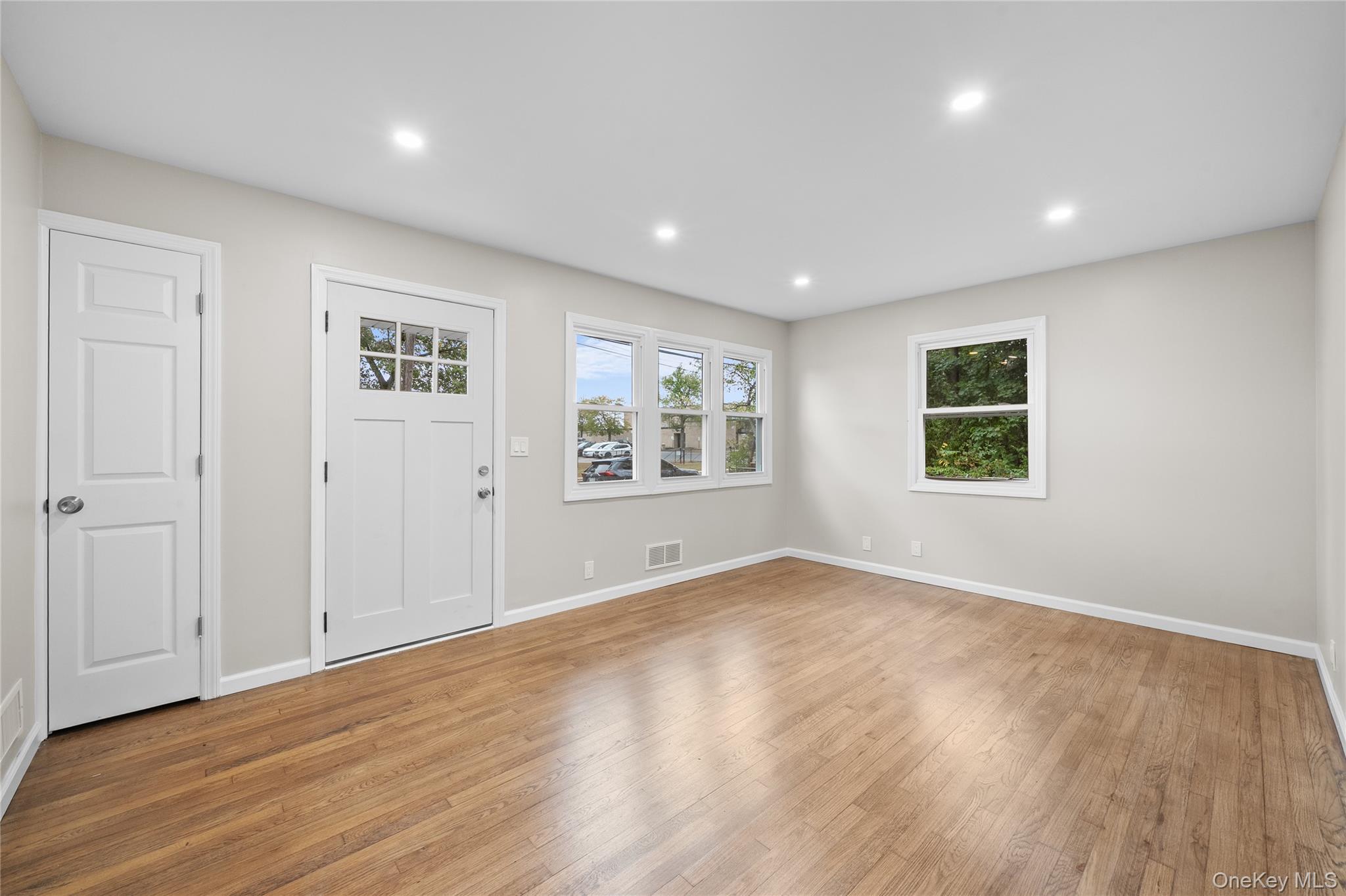 #6 photo, 78 Phelps Lane, North Babylon , NY 11703