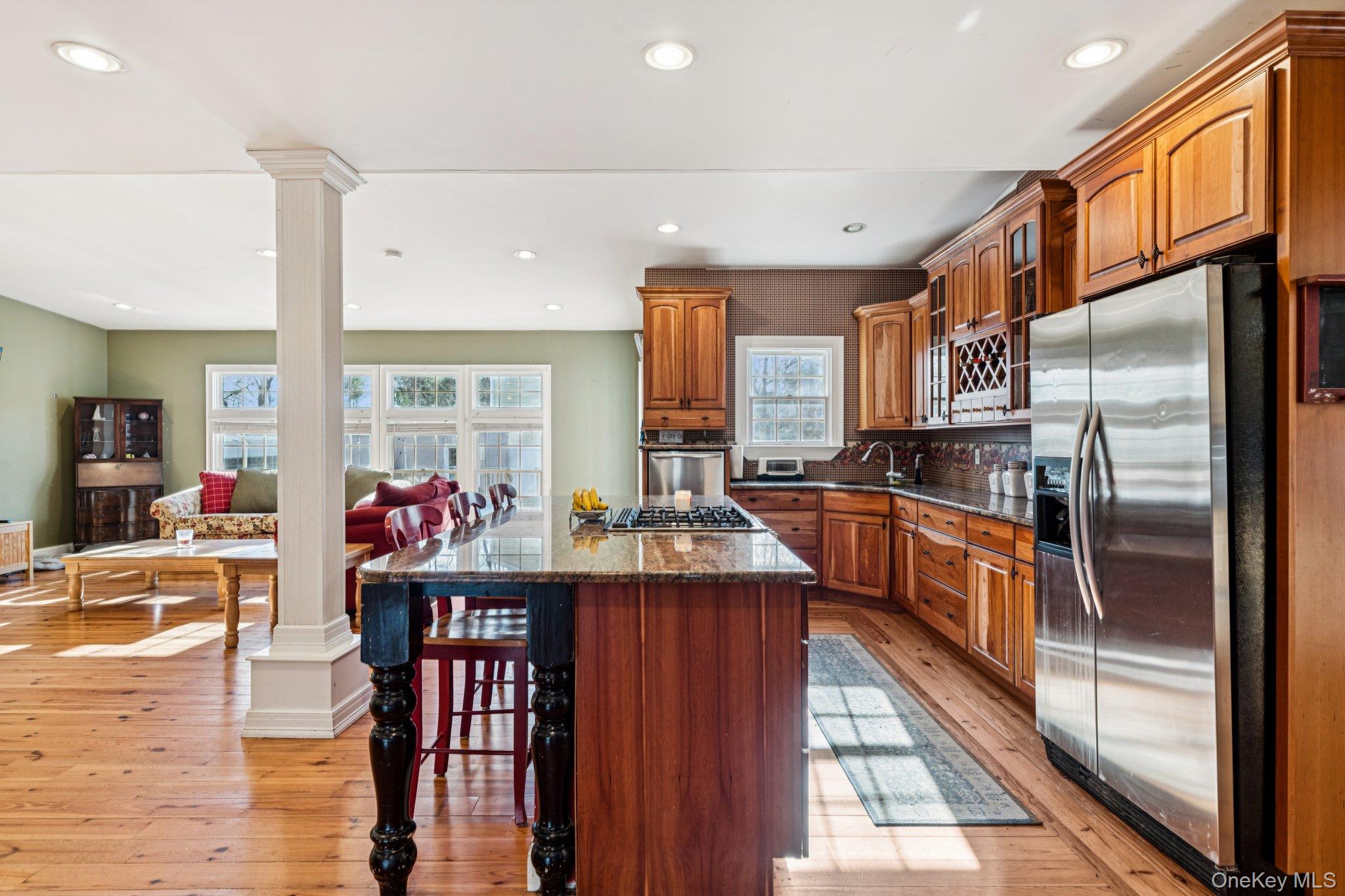 #11 photo, 10 W Sanders Street, Greenlawn , NY 11740