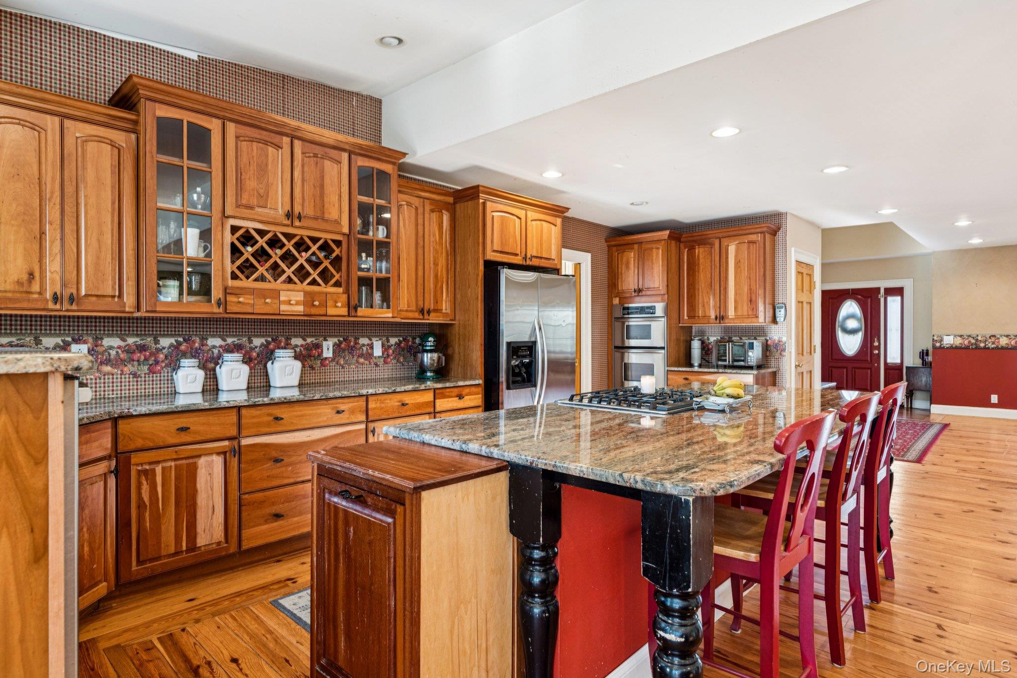 #12 photo, 10 W Sanders Street, Greenlawn , NY 11740