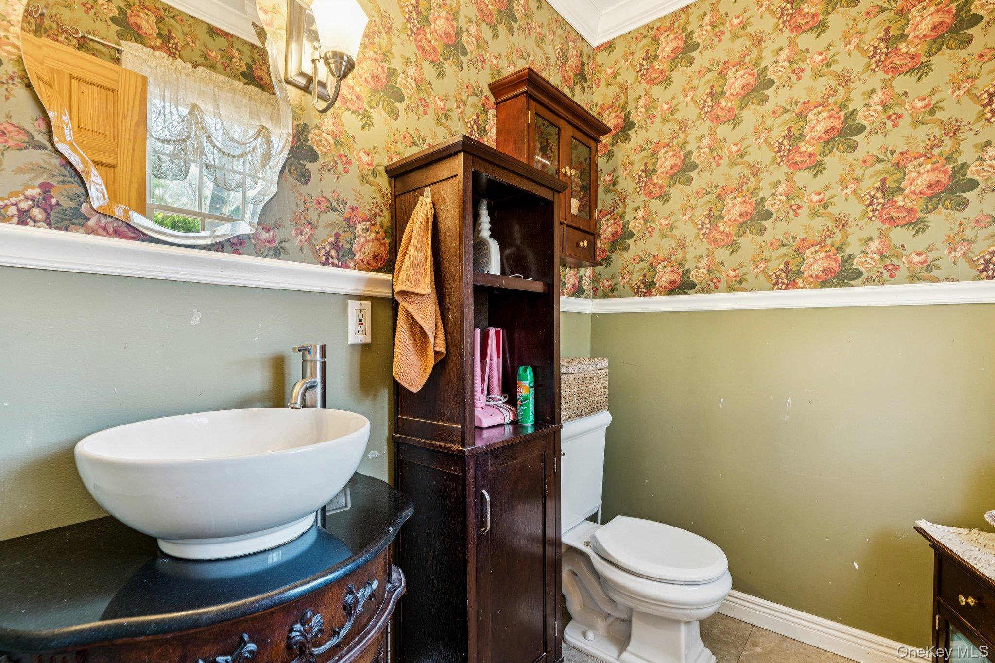 #17 photo, 10 W Sanders Street, Greenlawn , NY 11740