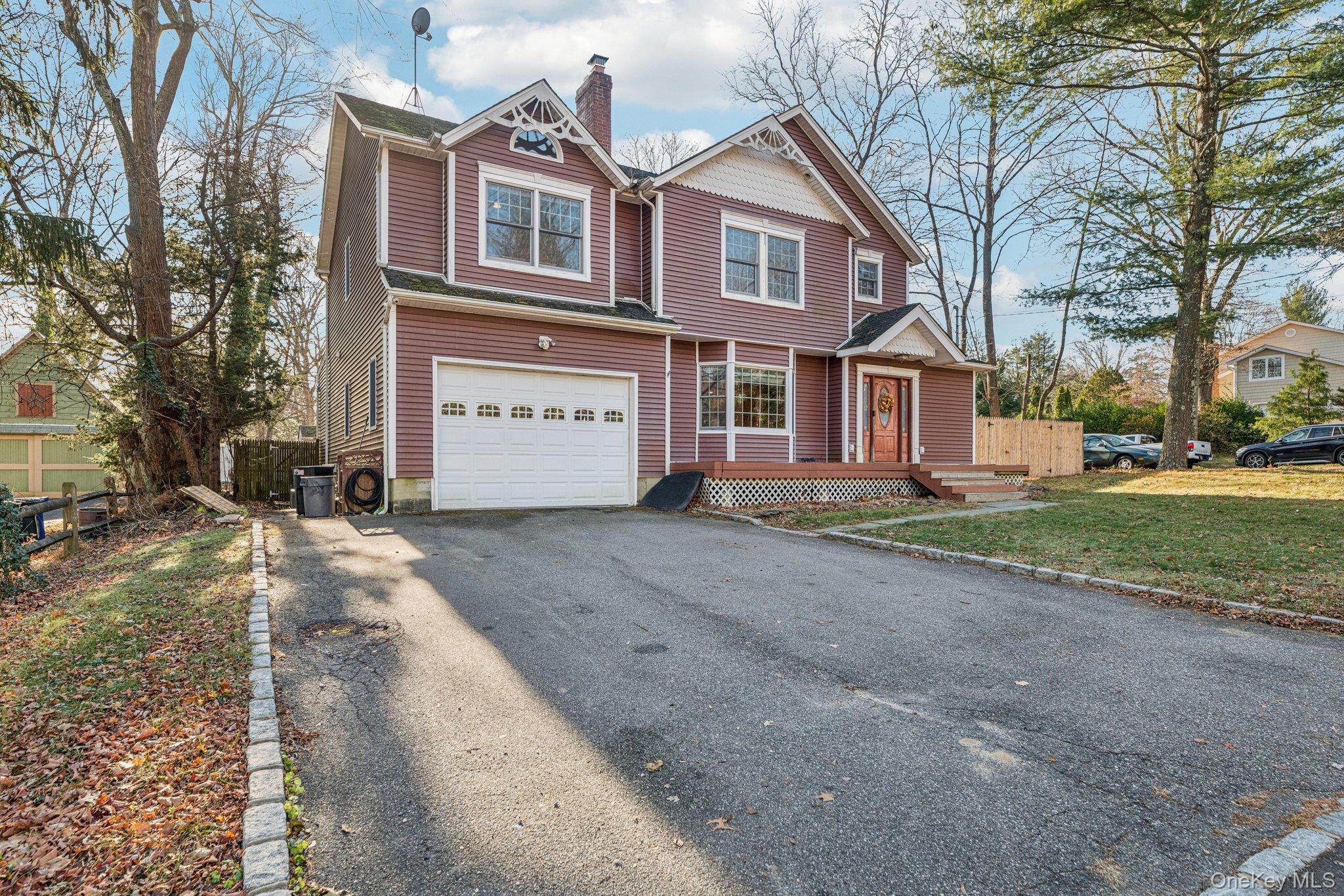 #2 photo, 10 W Sanders Street, Greenlawn , NY 11740