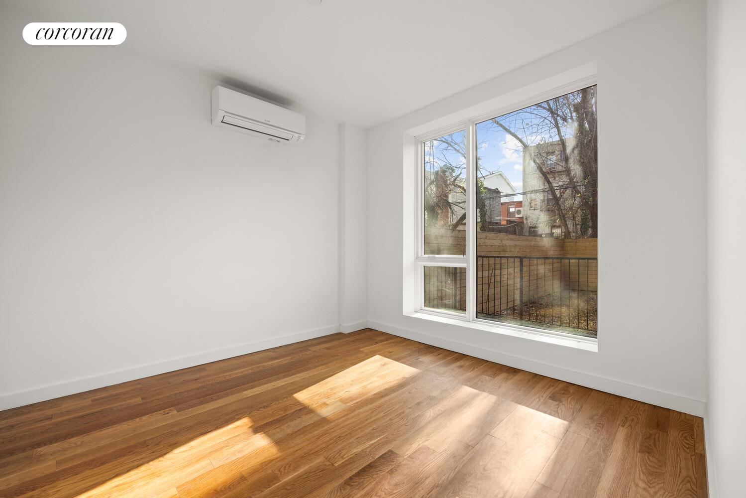 #4 photo, 88 MARION Street, Stuyvesant Heights , NY 11233