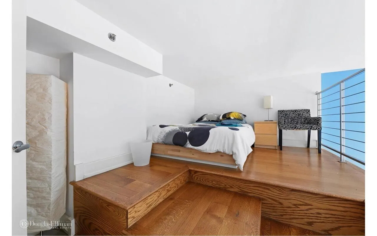 #3 photo, 390 LORIMER Street, Williamsburg , NY 11206