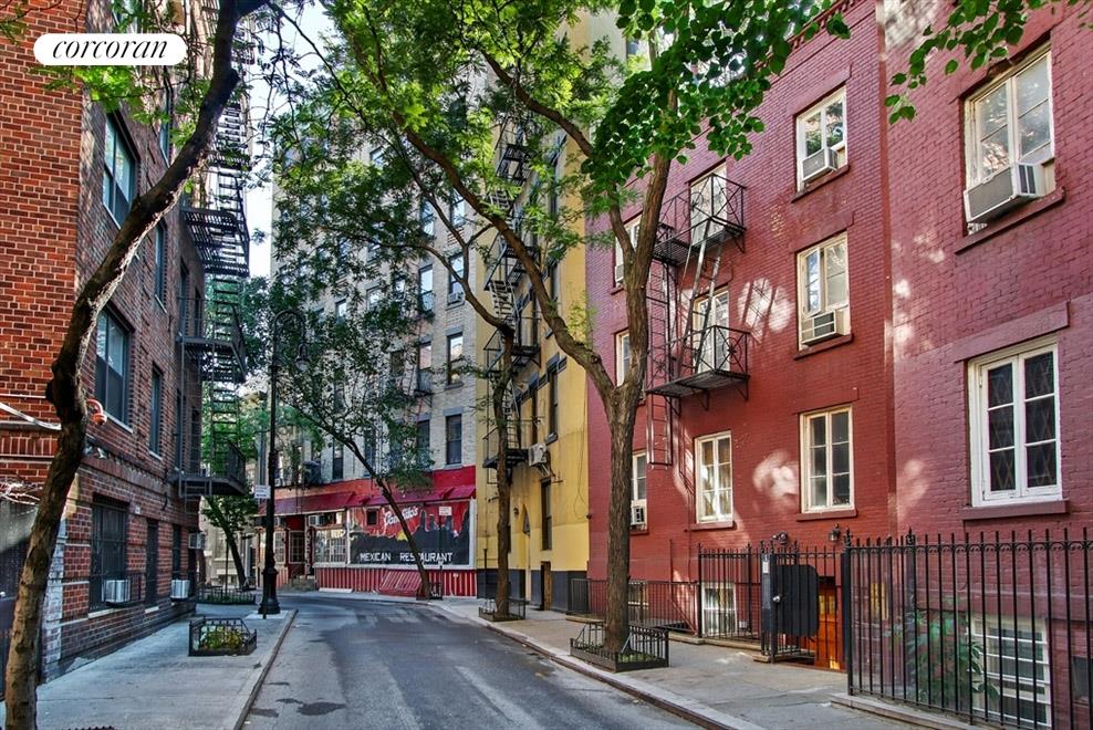 #4 photo, 7 MINETTA Street, Greenwich Village , NY 10012