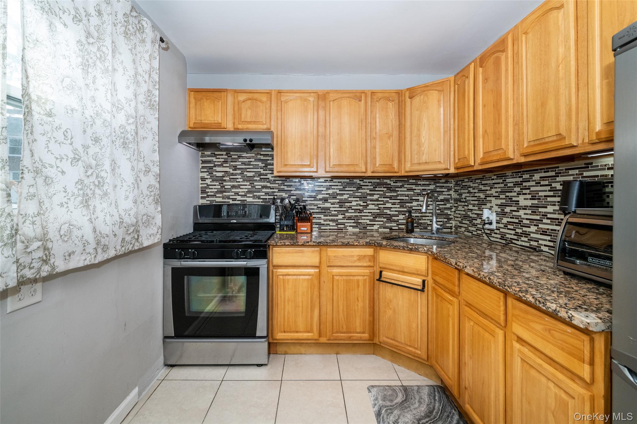 #7 photo, 100 Hilltop Acres, Yonkers , NY 10704