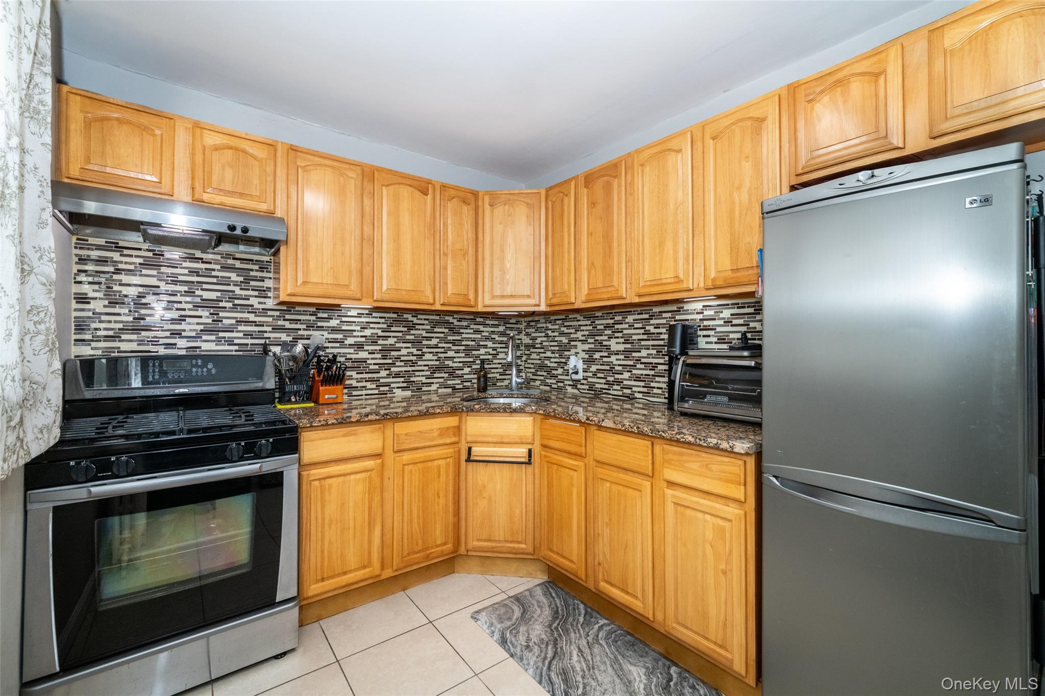 #8 photo, 100 Hilltop Acres, Yonkers , NY 10704