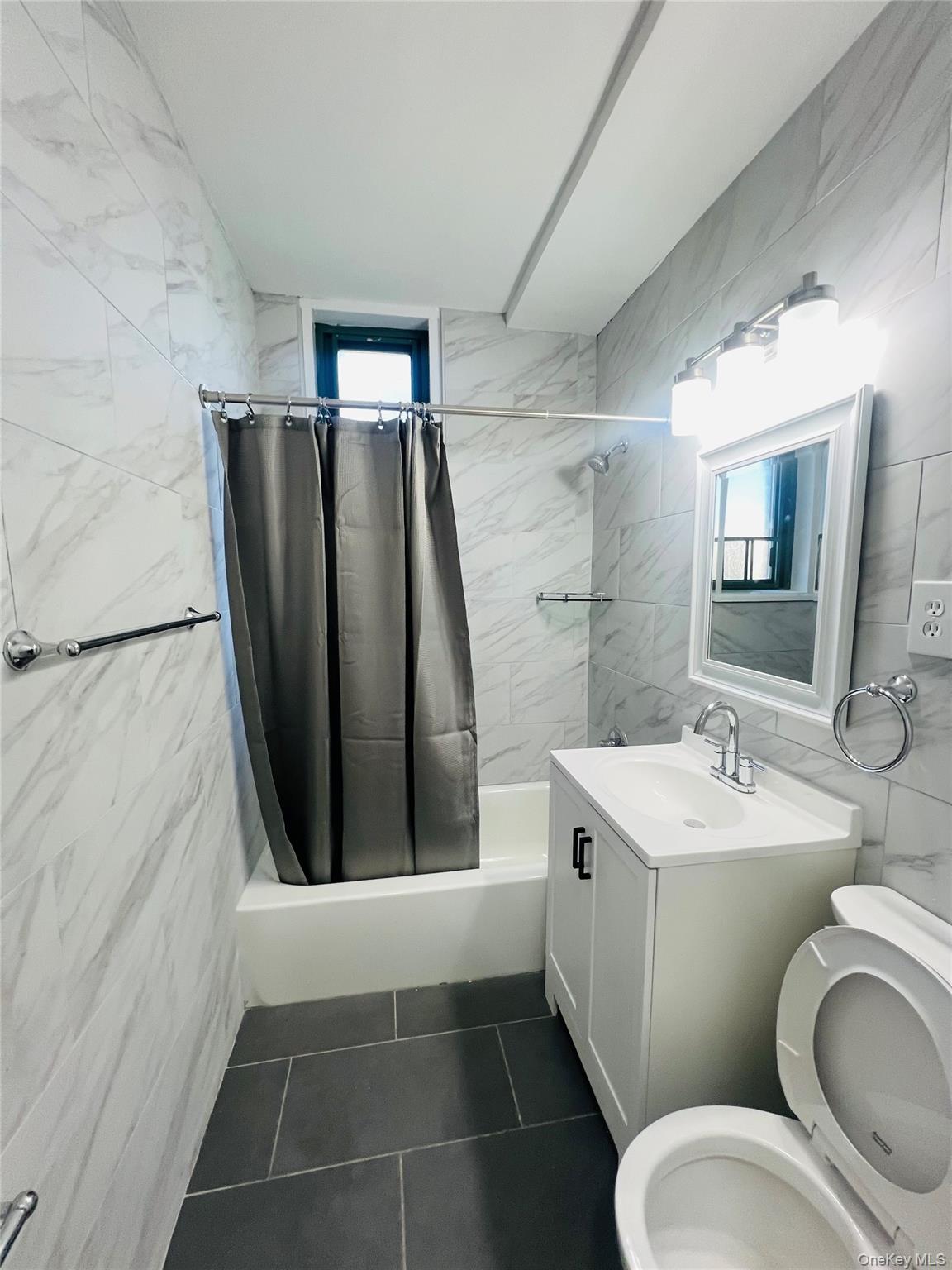 #6 photo, 2200 E Tremont Avenue, Bronx , NY 10462