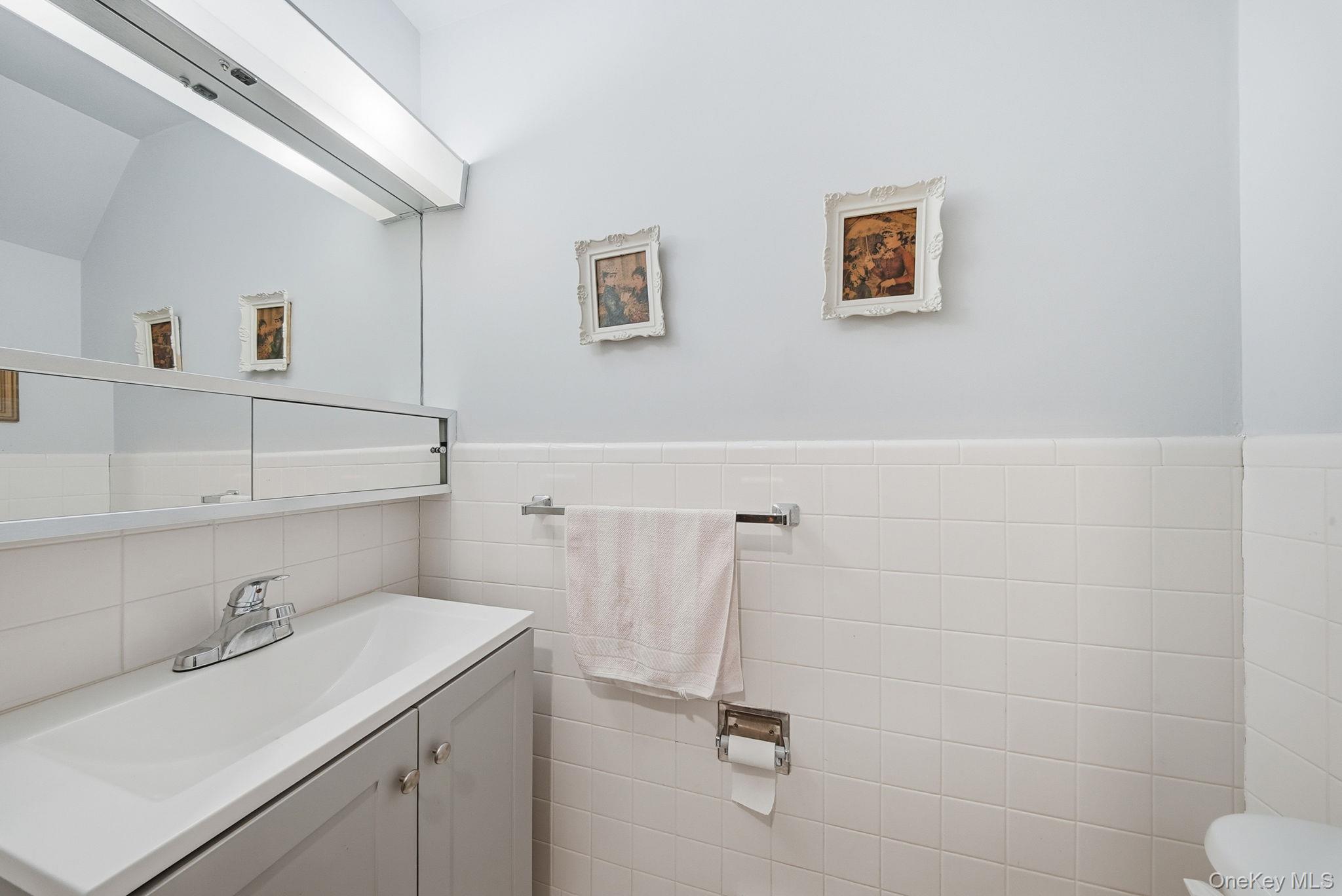 #11 photo, 17 Elizabeth Way, Kiamesha Lake , NY 12751