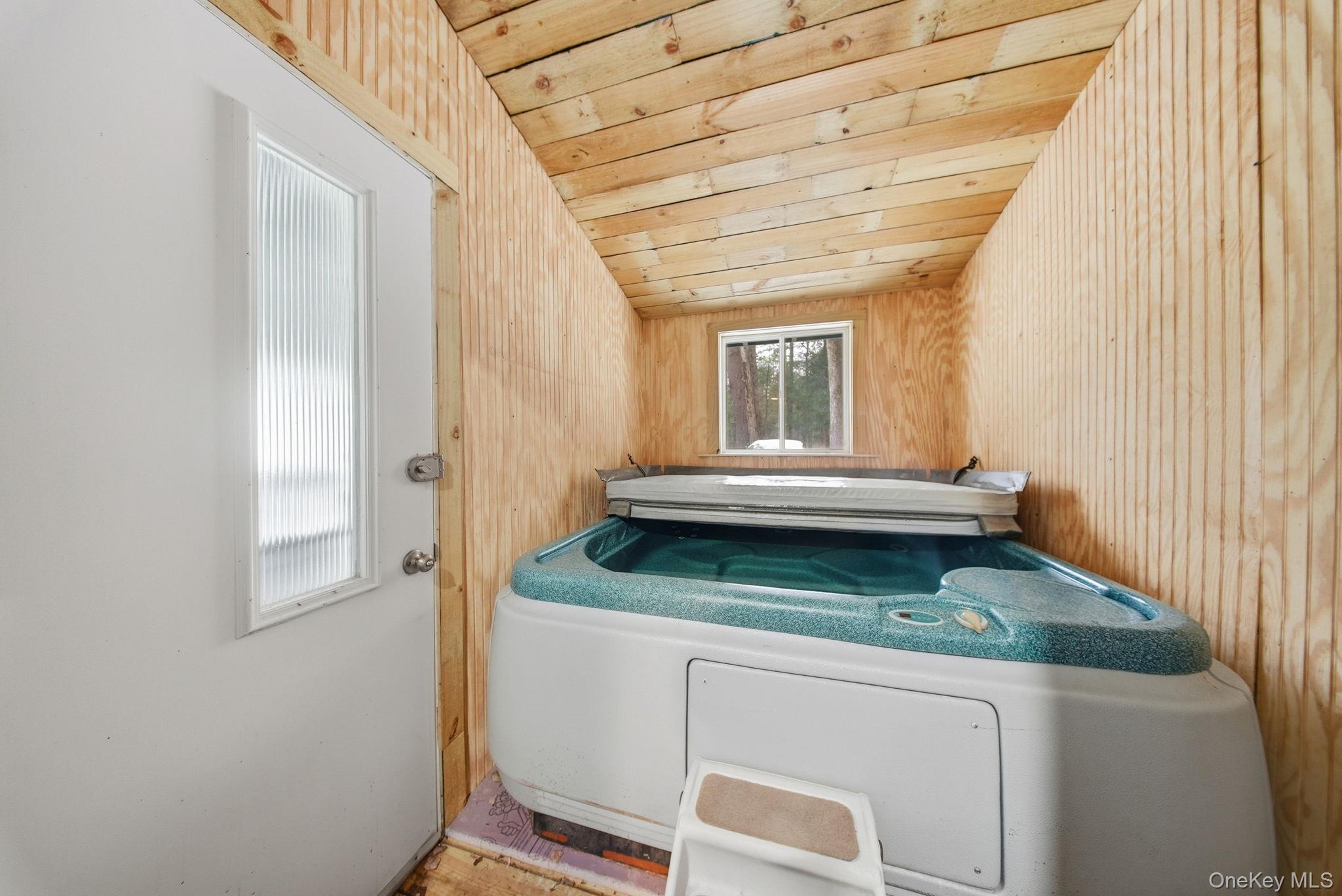 #19 photo, 17 Elizabeth Way, Kiamesha Lake , NY 12751