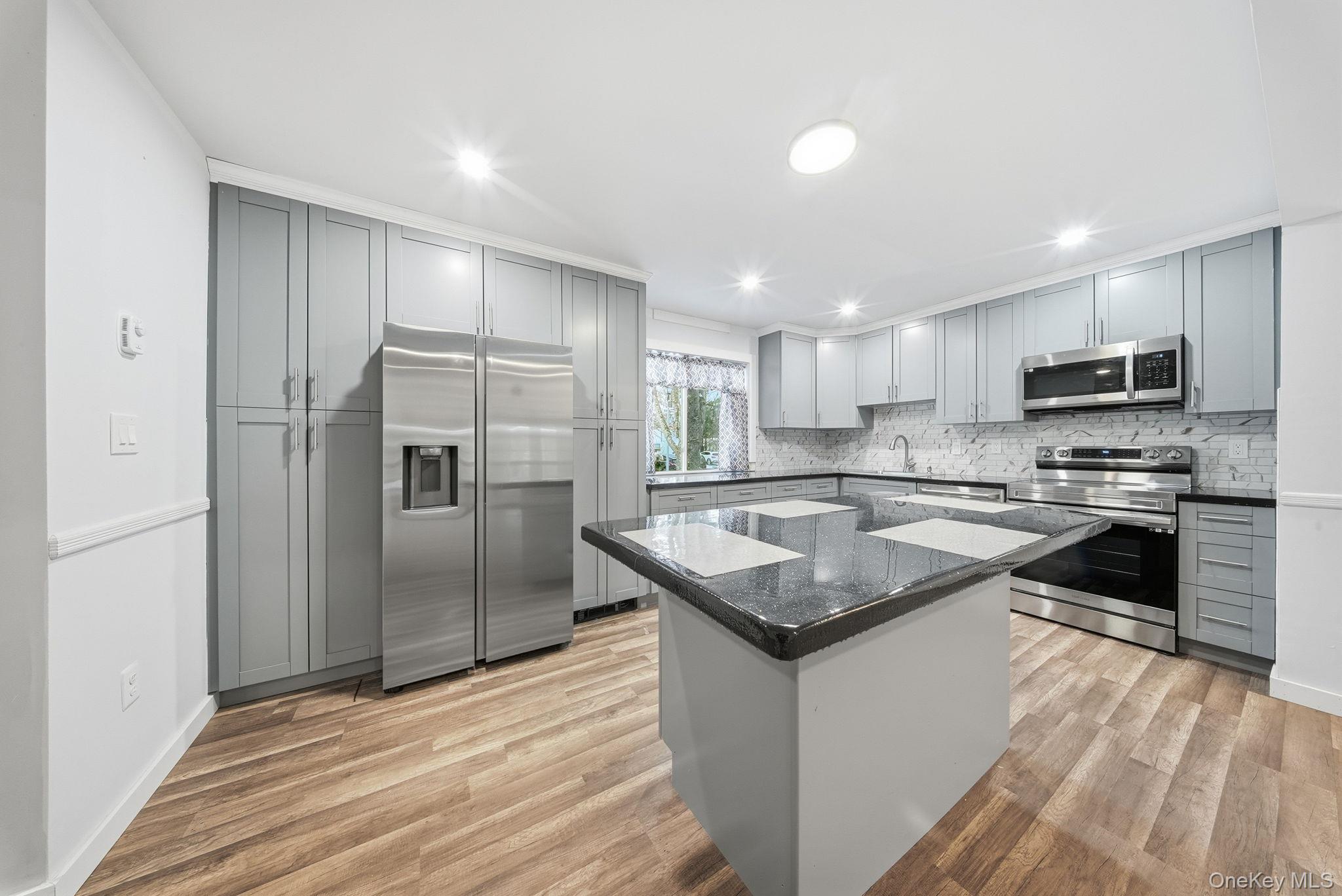 #2 photo, 17 Elizabeth Way, Kiamesha Lake , NY 12751