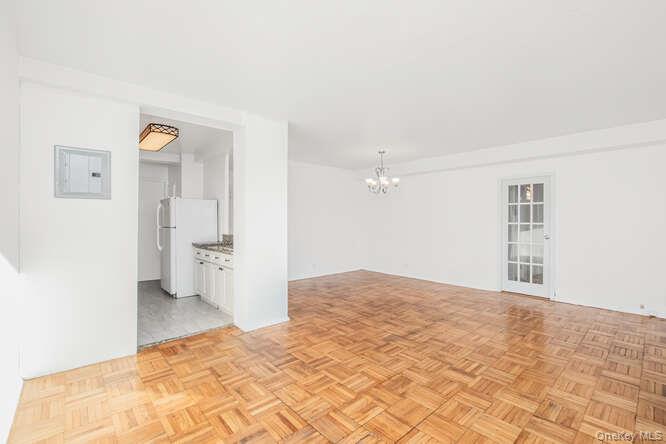 #7 photo, 6 Fordham Hill Oval, Bronx , NY 10468