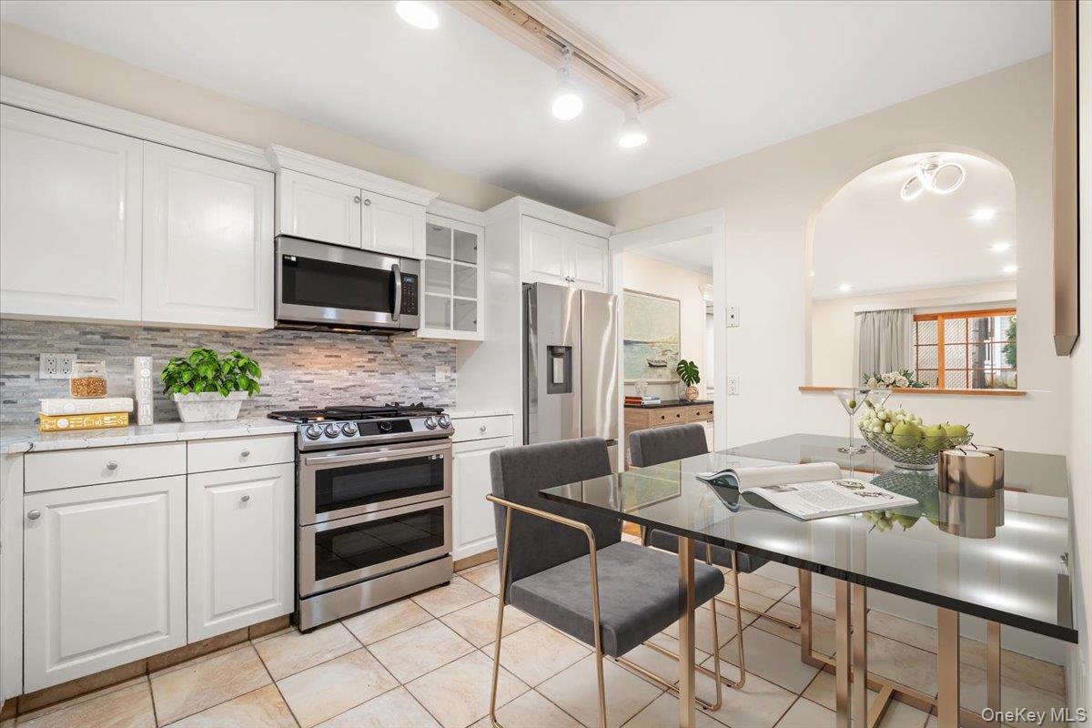 #6 photo, 18 Park Drive, Mount Kisco , NY 10549