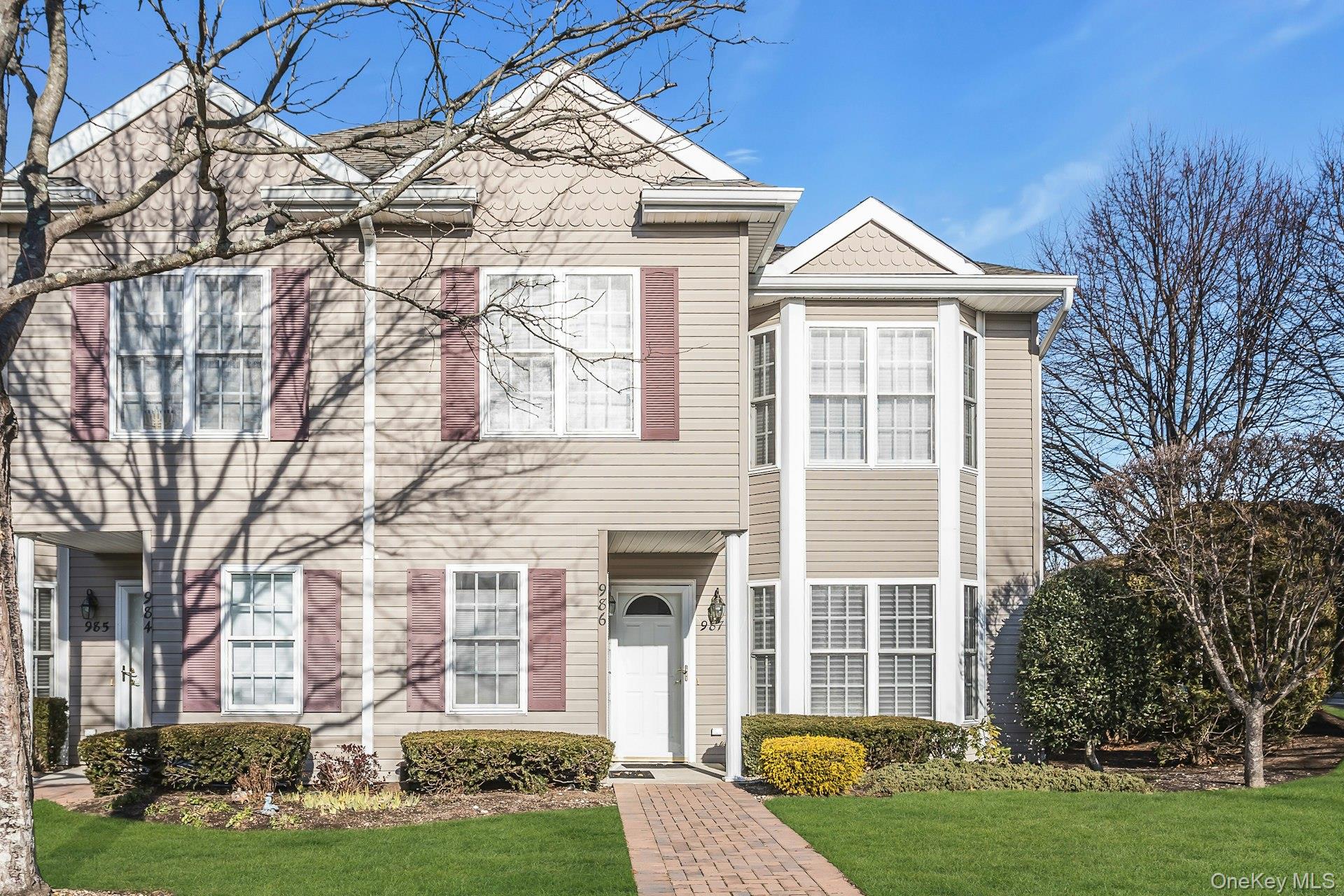 #1 photo, 986 Madeira Boulevard, Melville , NY 11747