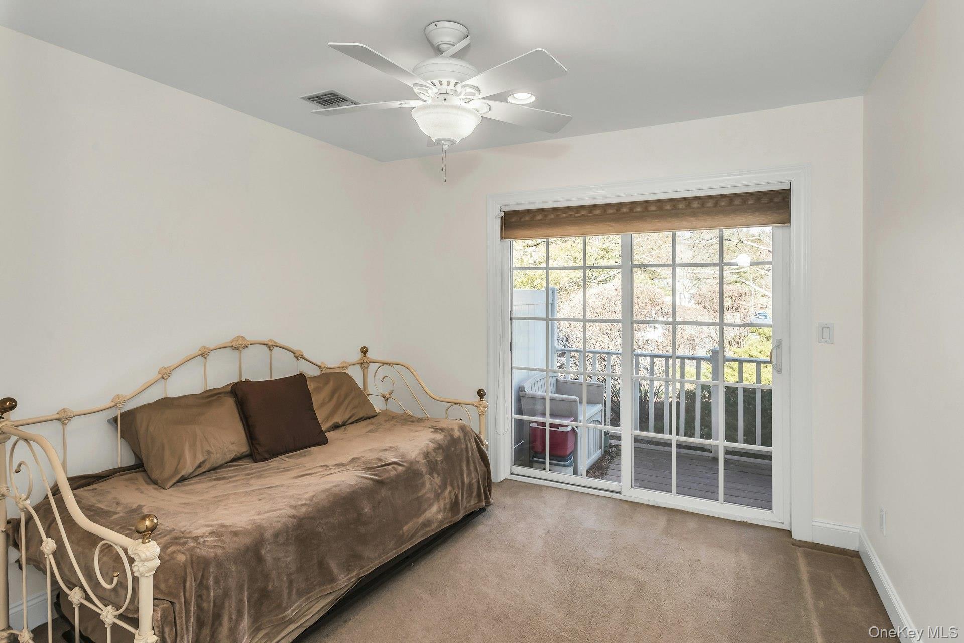 #16 photo, 986 Madeira Boulevard, Melville , NY 11747