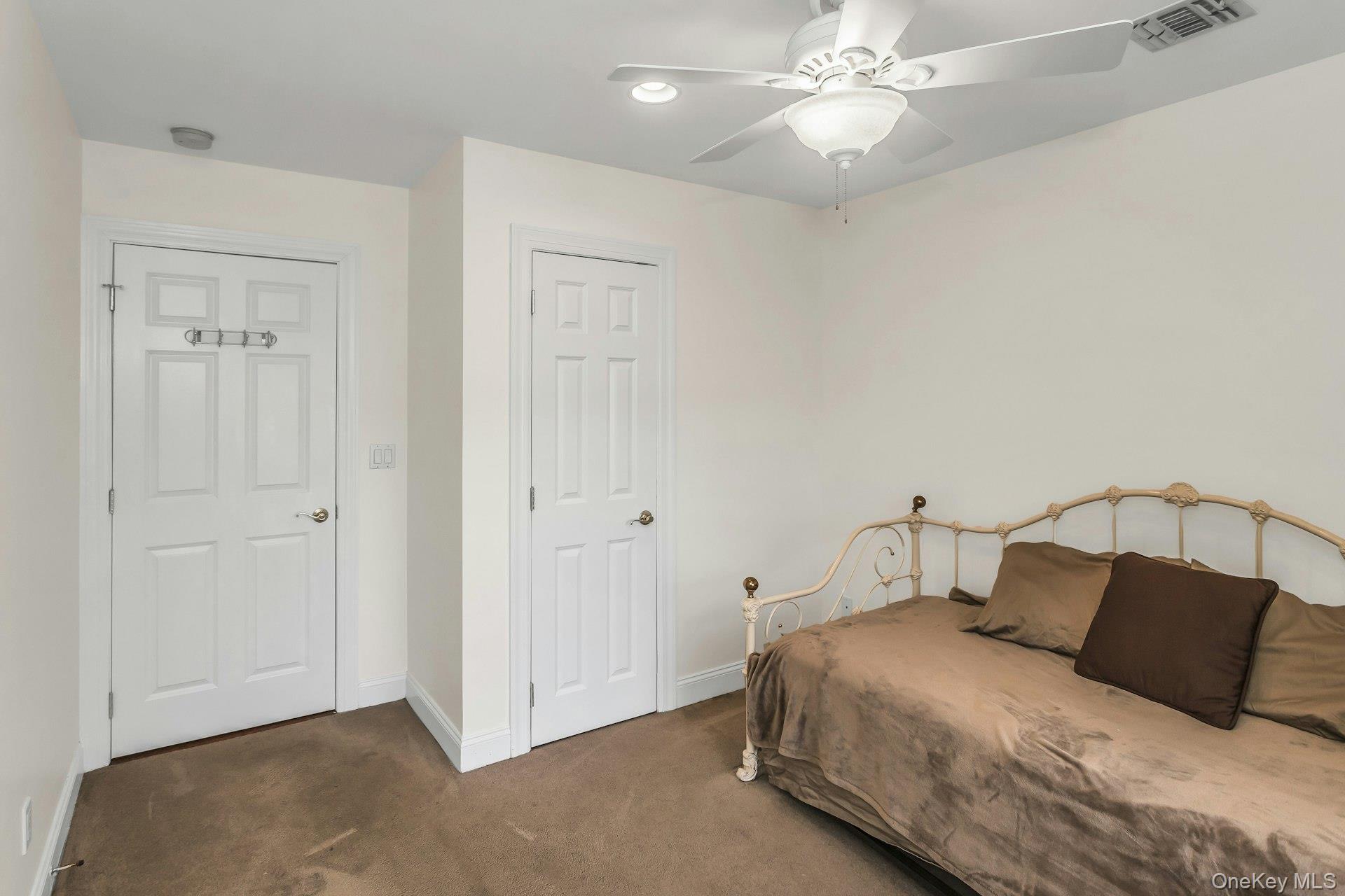 #17 photo, 986 Madeira Boulevard, Melville , NY 11747