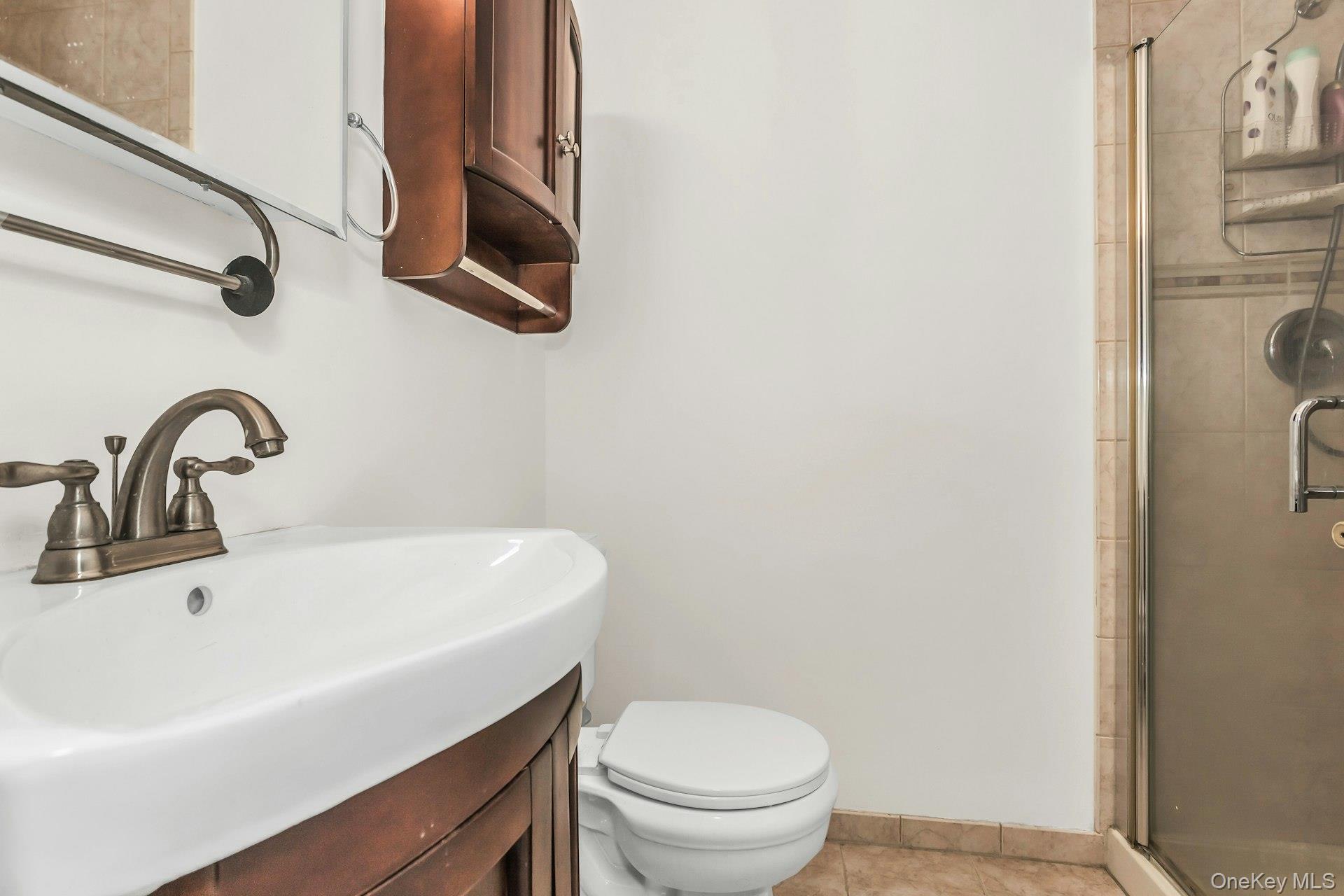 #18 photo, 986 Madeira Boulevard, Melville , NY 11747