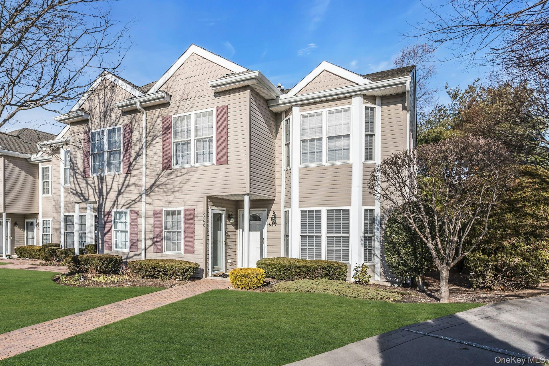 #2 photo, 986 Madeira Boulevard, Melville , NY 11747