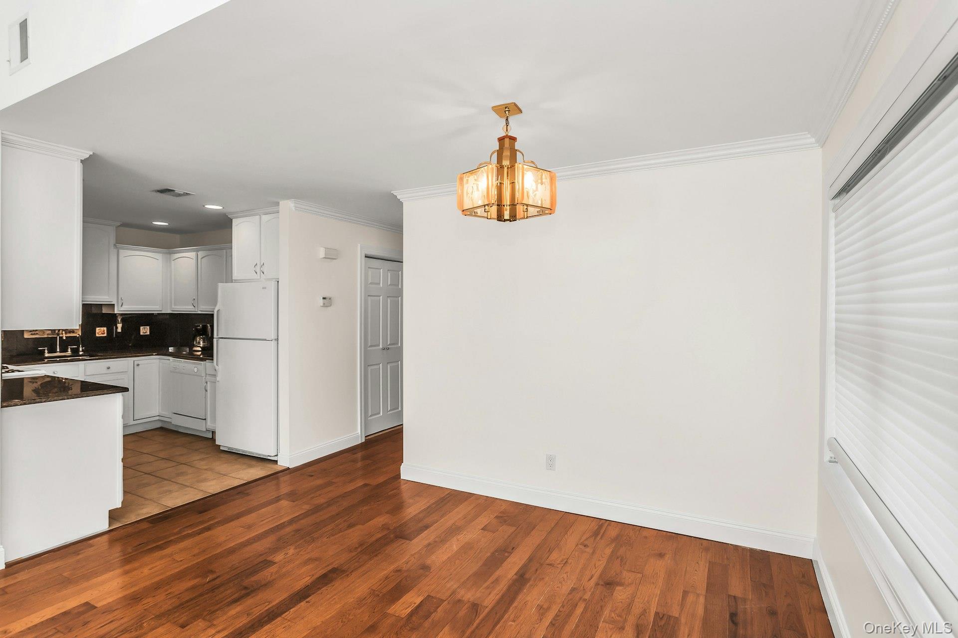 #6 photo, 986 Madeira Boulevard, Melville , NY 11747