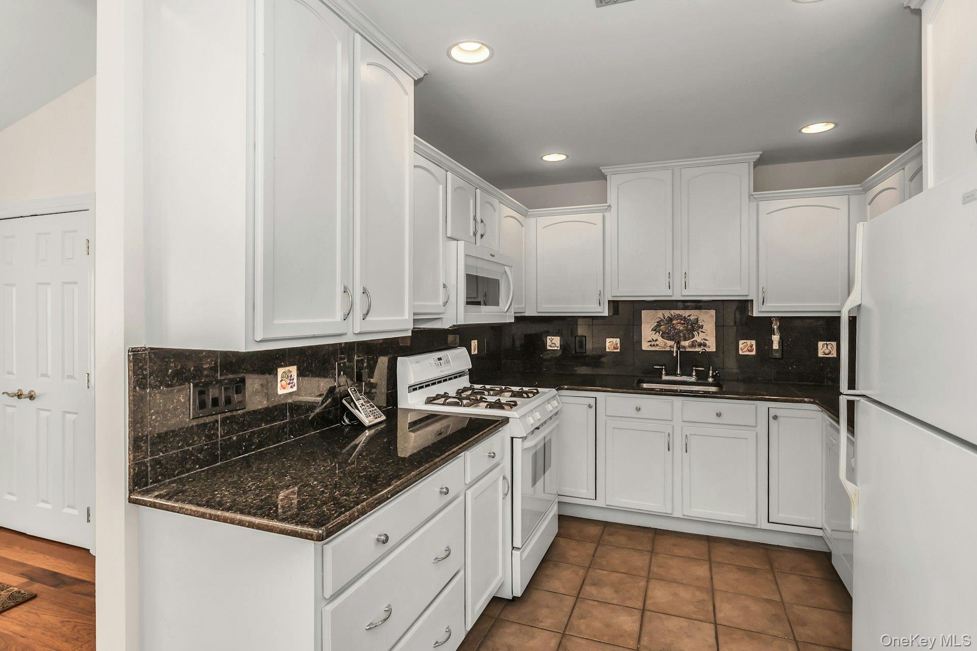 #9 photo, 986 Madeira Boulevard, Melville , NY 11747