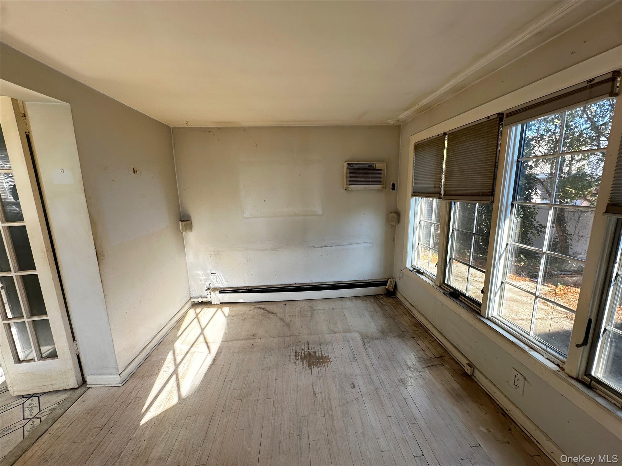 #10 photo, 192 Brixton Road, Garden City , NY 11530