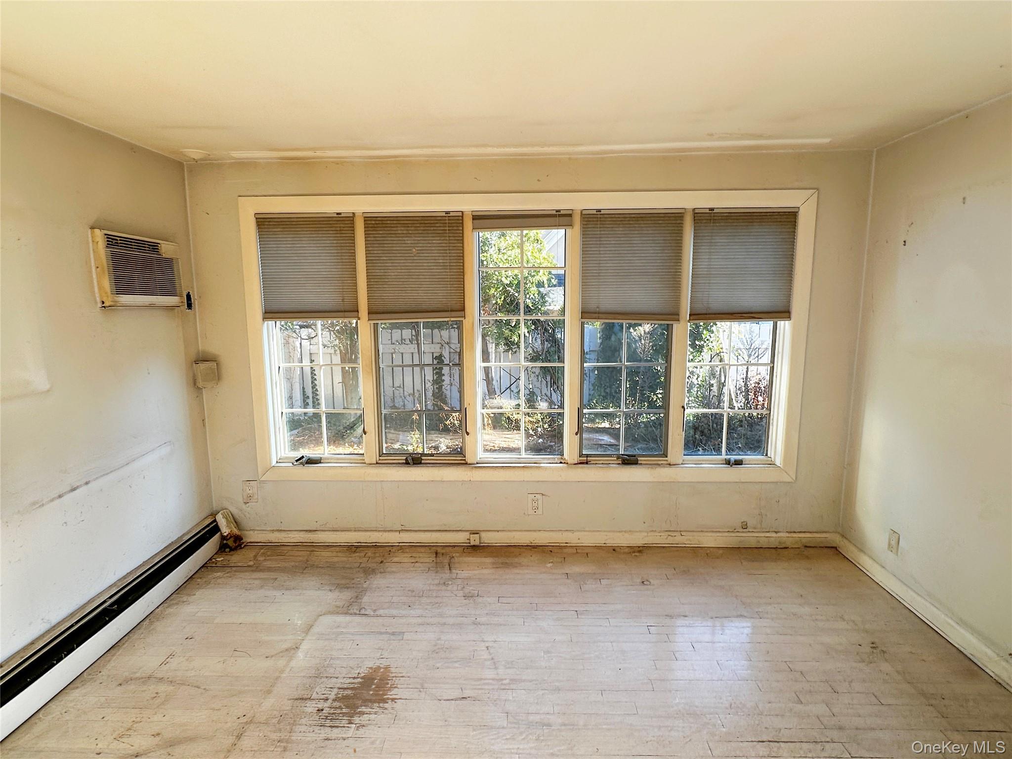 #13 photo, 192 Brixton Road, Garden City , NY 11530