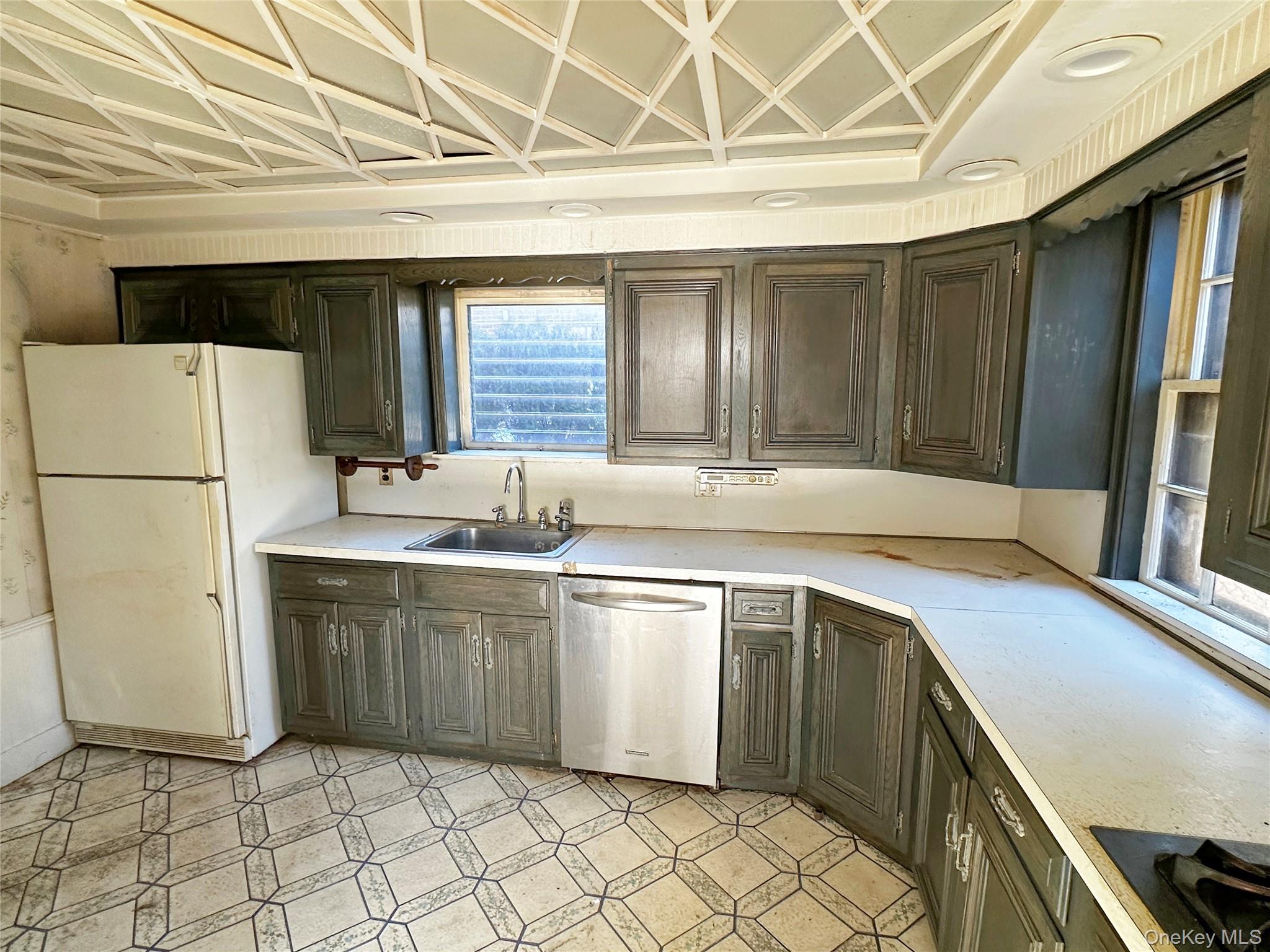 #16 photo, 192 Brixton Road, Garden City , NY 11530