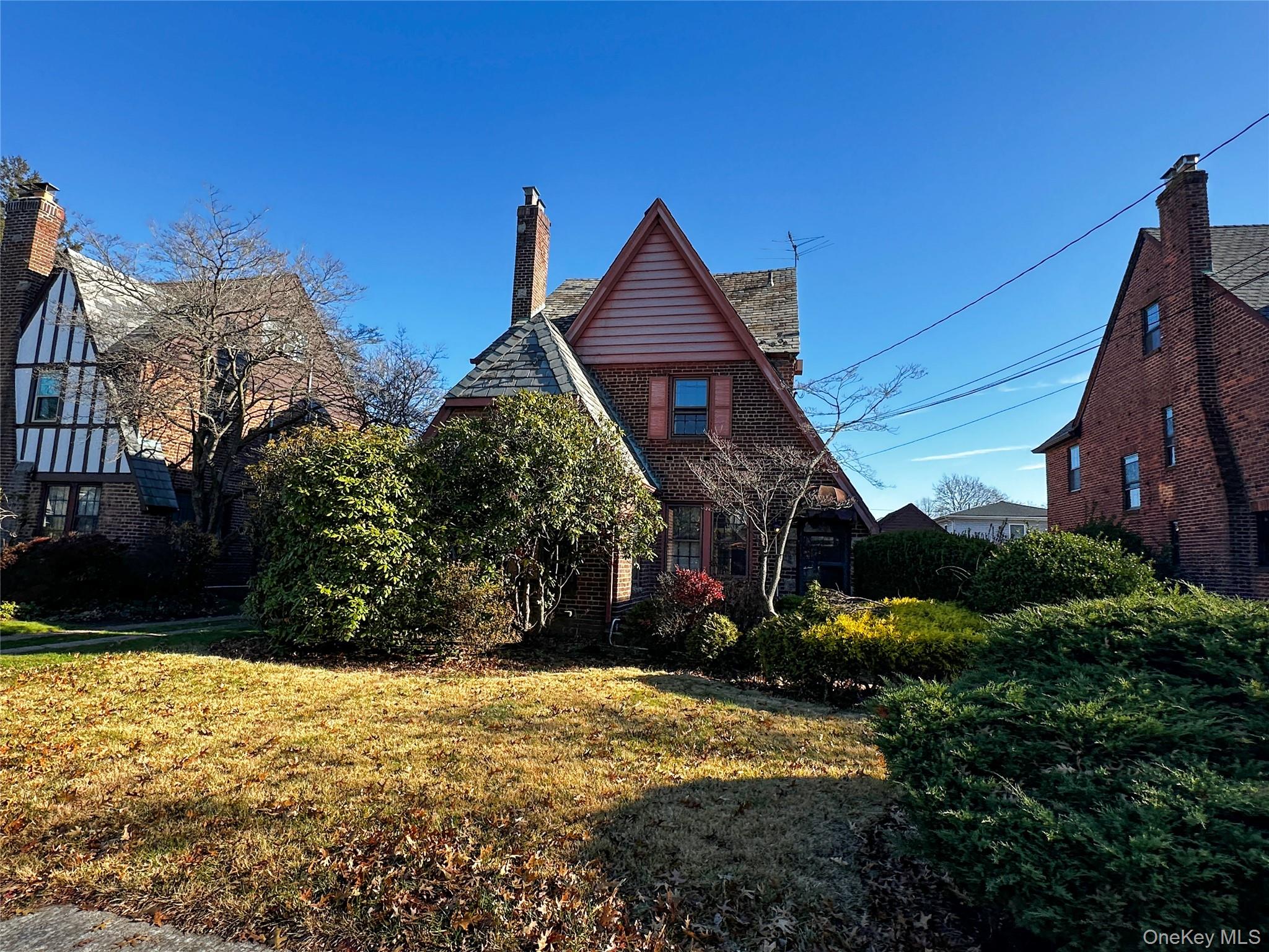 #2 photo, 192 Brixton Road, Garden City , NY 11530