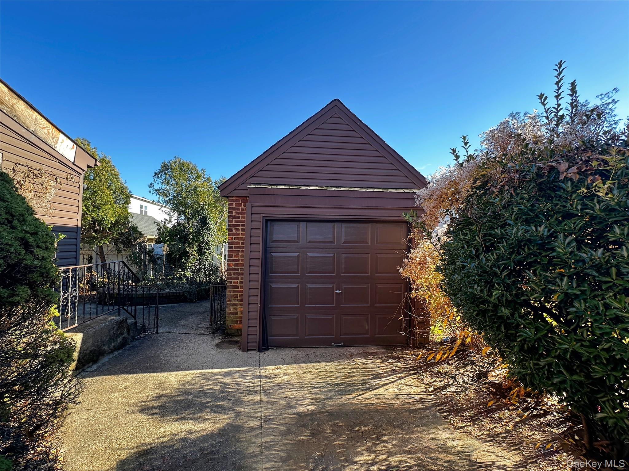 #8 photo, 192 Brixton Road, Garden City , NY 11530