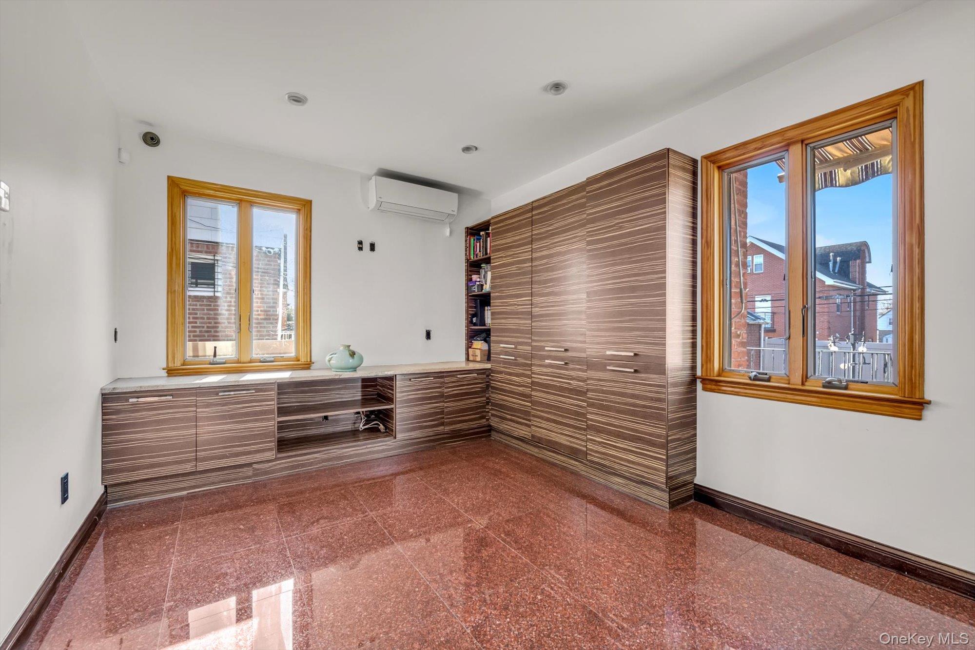 #10 photo, 6954 180th Street, Куинс ‖ Fresh Meadows , NY 11365