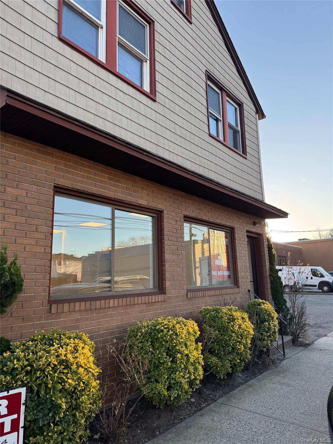 #1 photo, 230 Westbury Avenue, নাসাউ কাউন্টি Carle Place , NY 11514