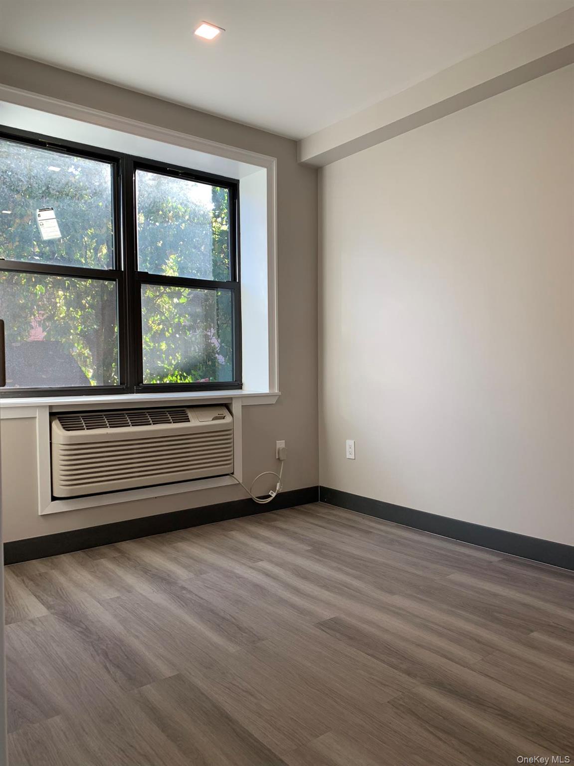 #5 photo, 3417 103rd Street, কুইন্‌স Corona , NY 11368