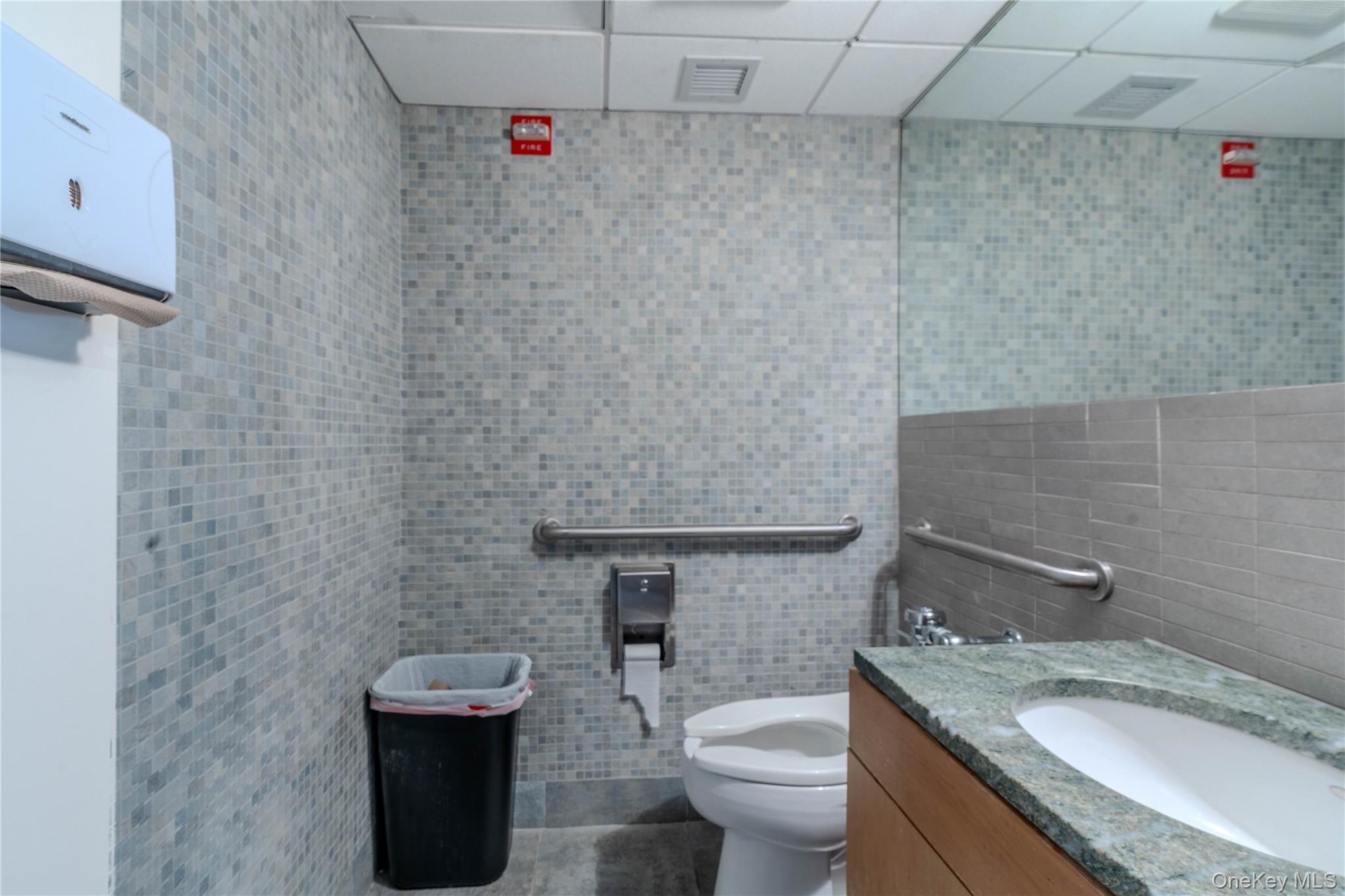 #11 photo, 36-36 Main Street, Flushing , NY 11354