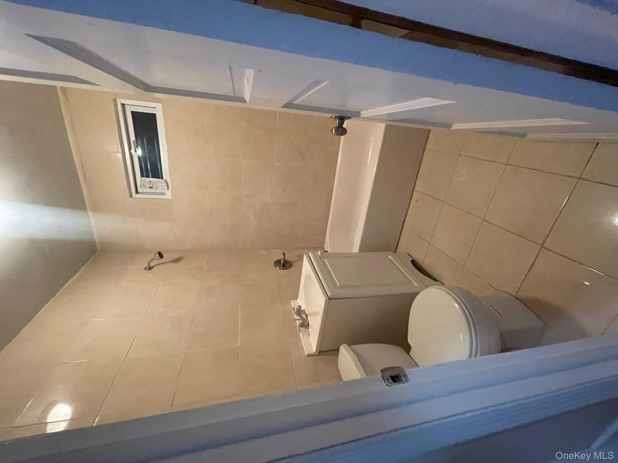 #4 photo, 27 poplar Street, Call Listing Agent , CT 06708