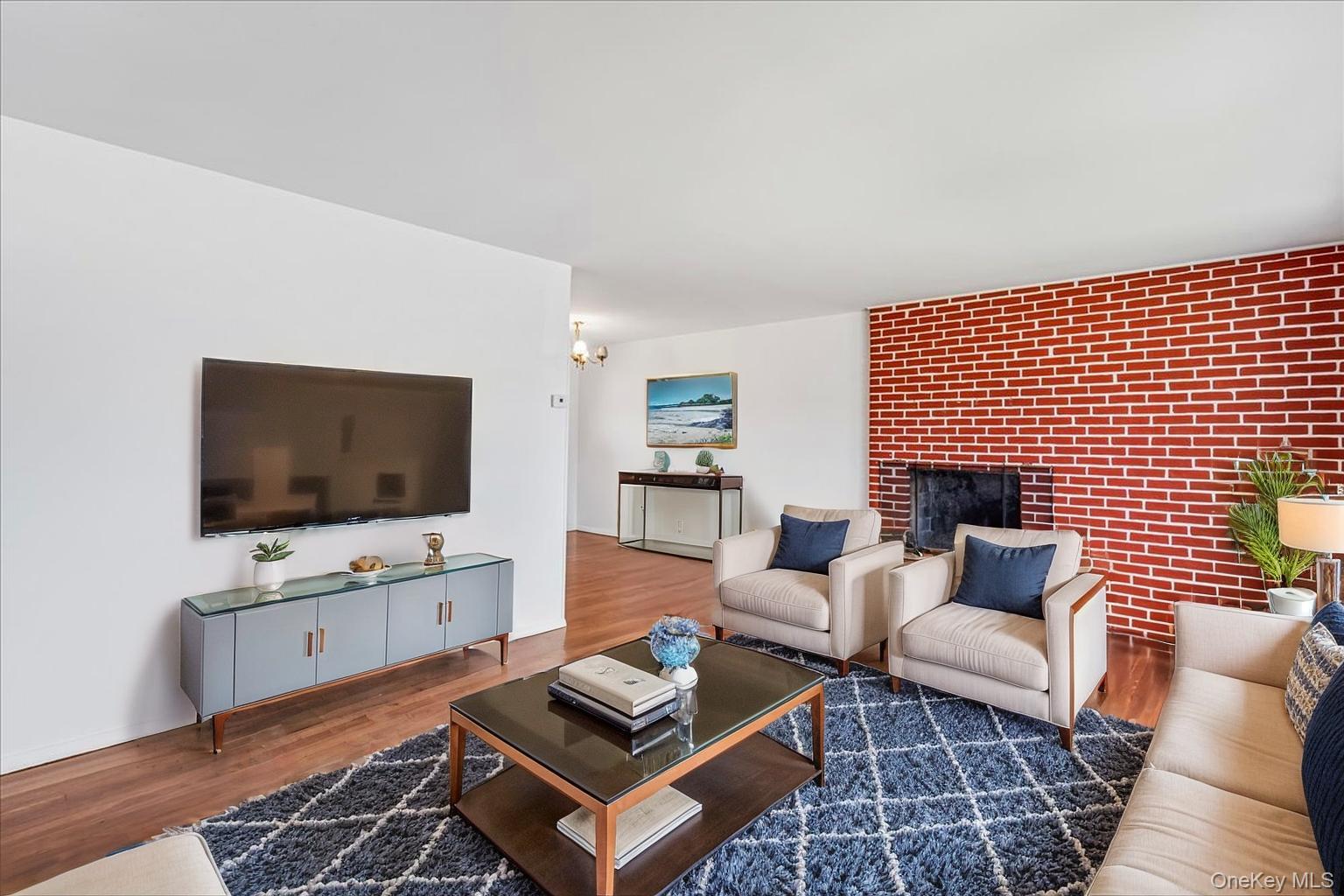 #3 photo, 19 Dakota Street, 长岛 Hicksville , NY 11801