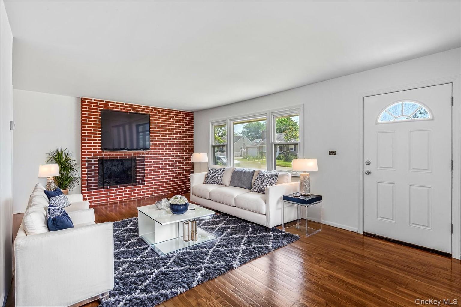 #5 photo, 19 Dakota Street, 长岛 Hicksville , NY 11801