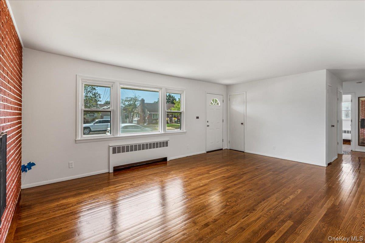 #7 photo, 19 Dakota Street, 长岛 Hicksville , NY 11801