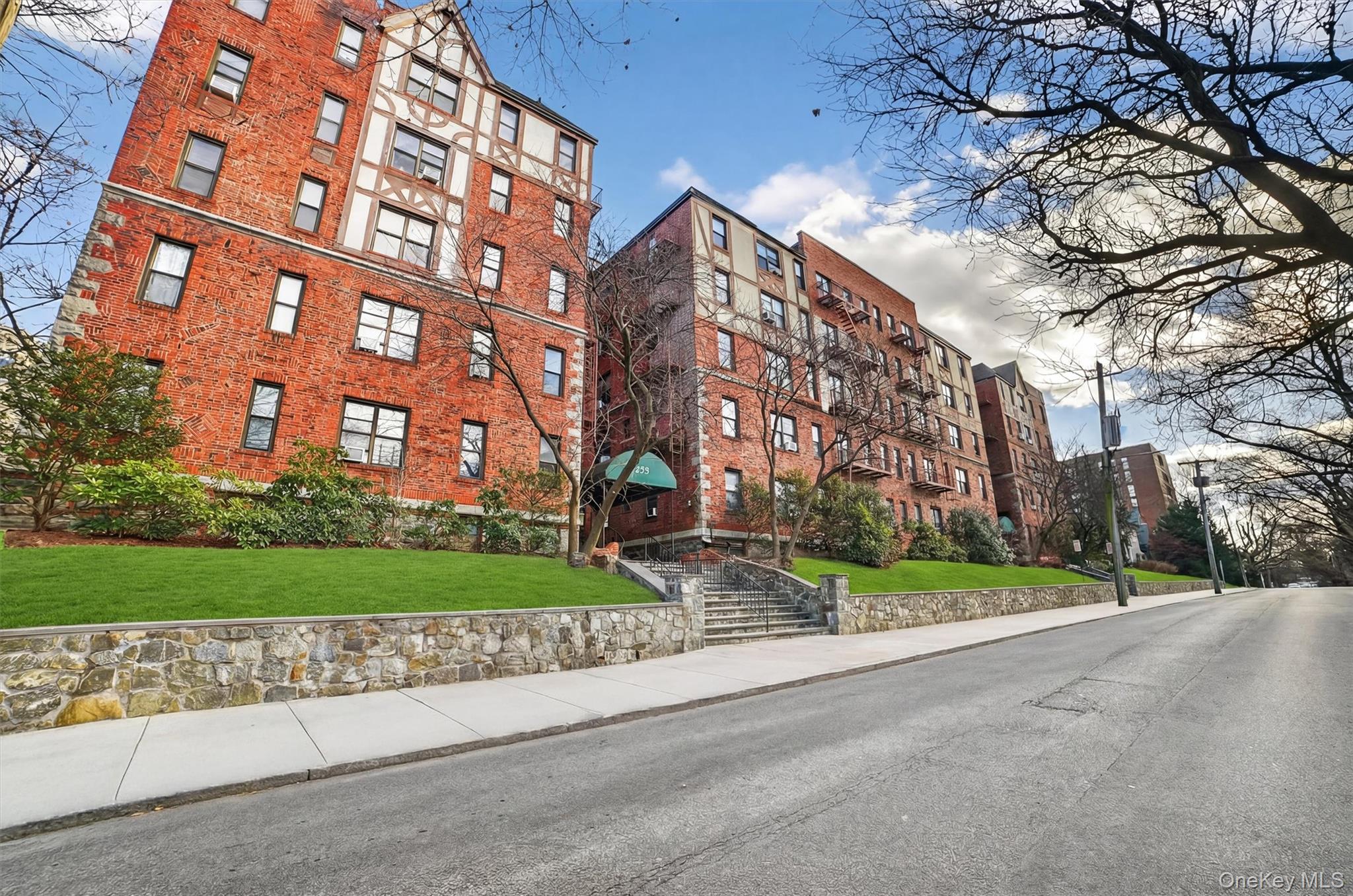 #13 photo, 673 Locust Street, Mount Vernon , NY 10552