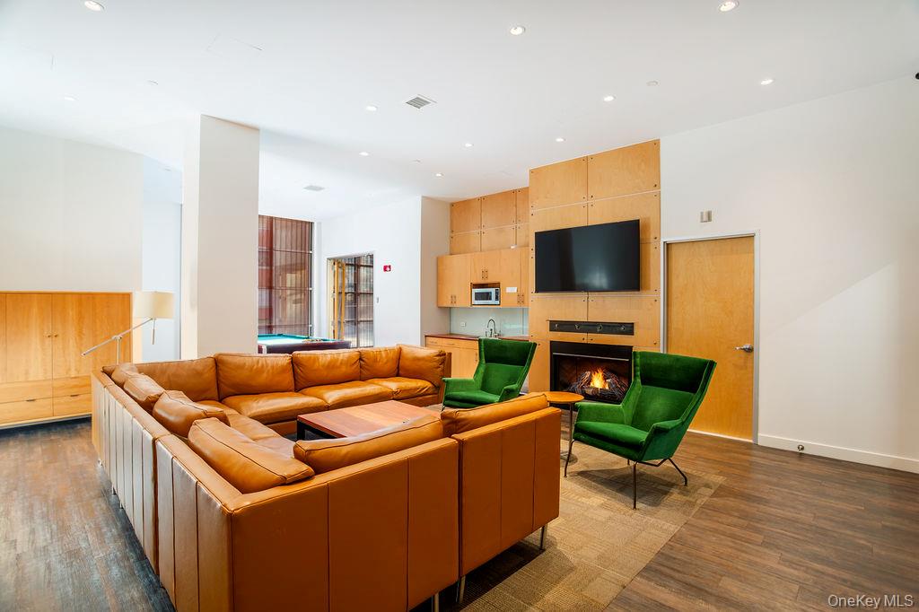 #17 photo, 33 N Water Street, Call Listing Agent , CT 06854