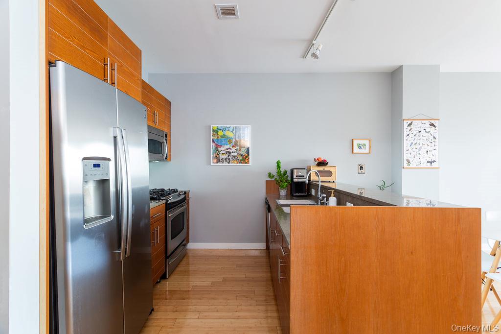 #7 photo, 33 N Water Street, Call Listing Agent , CT 06854