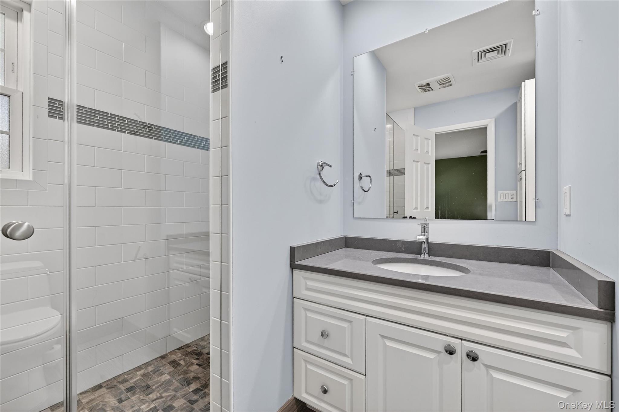 #14 photo, 410 Pawnee Court, Suffern , NY 10901