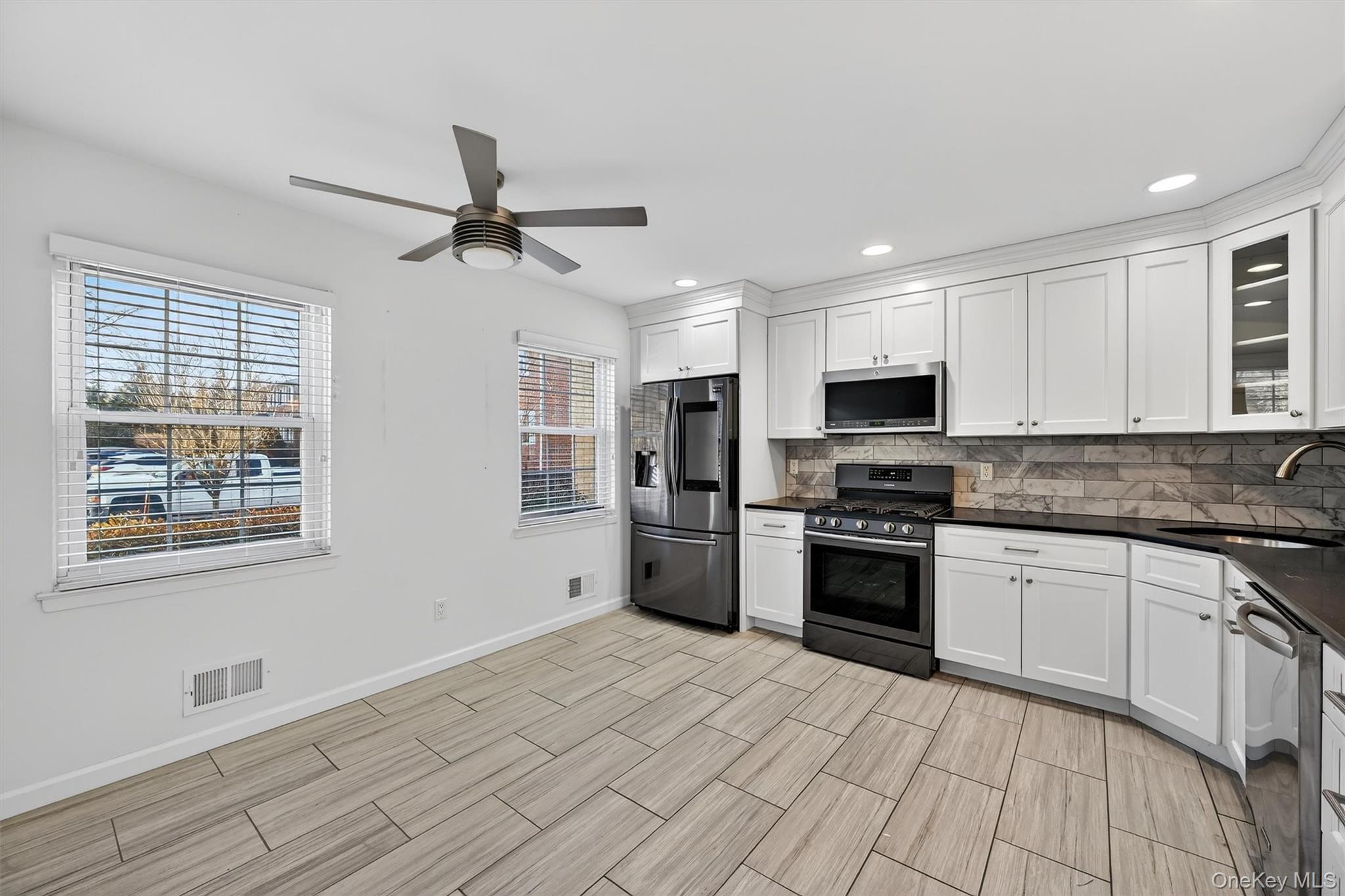 #3 photo, 410 Pawnee Court, Suffern , NY 10901