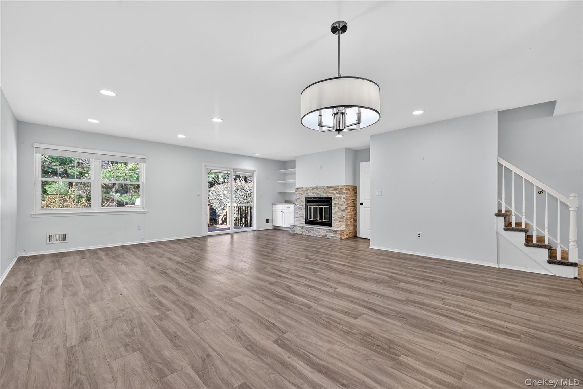 #6 photo, 410 Pawnee Court, Suffern , NY 10901