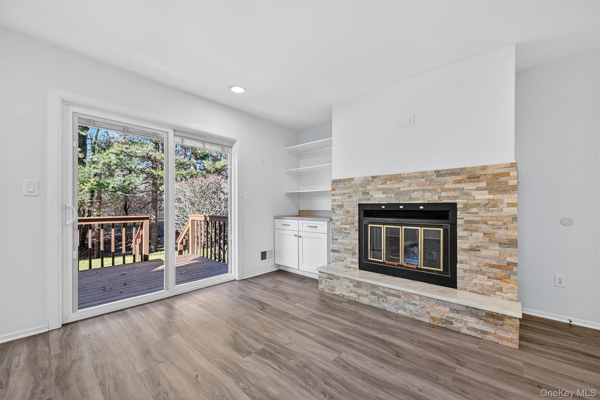 #8 photo, 410 Pawnee Court, Suffern , NY 10901