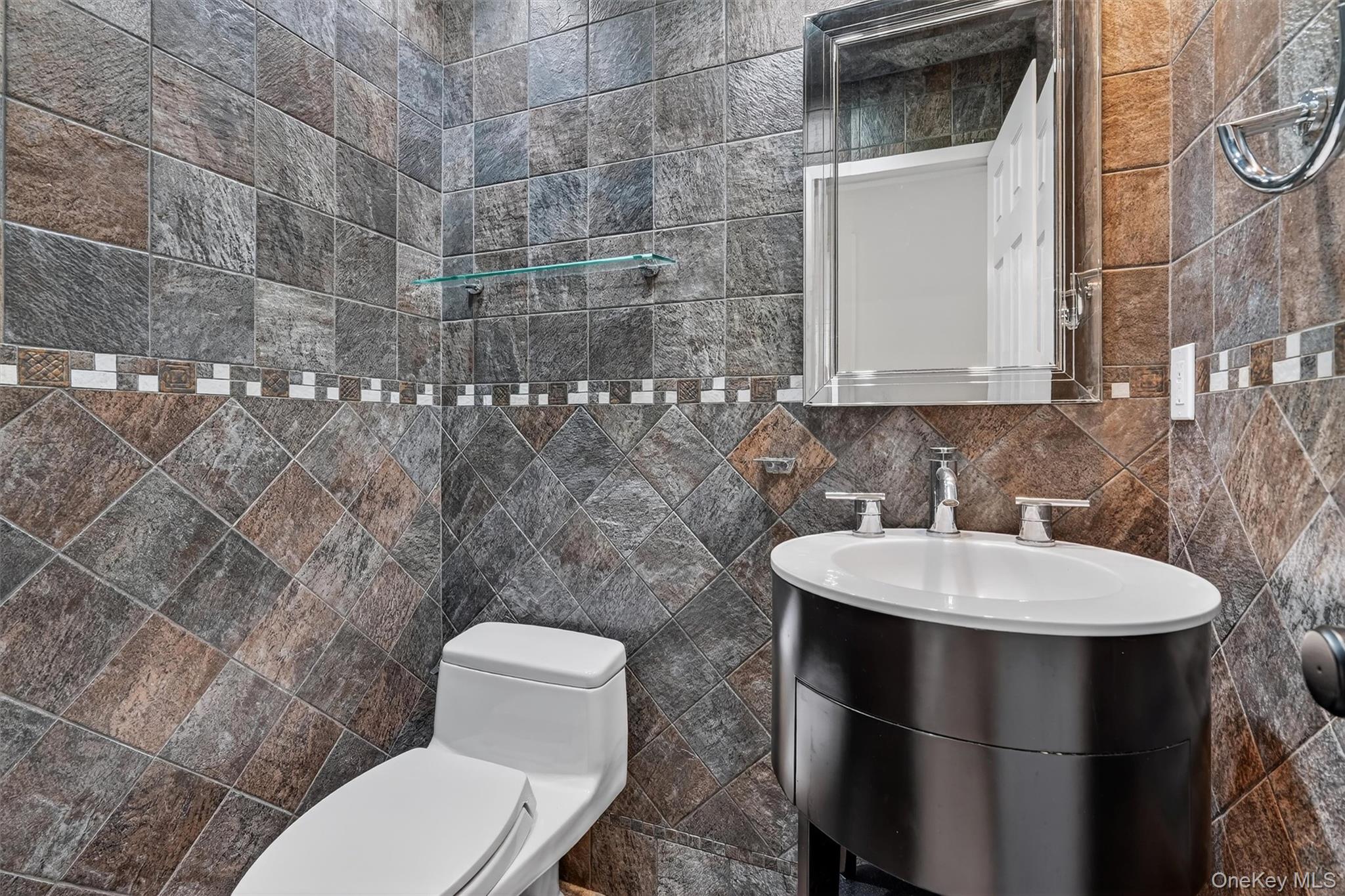 #9 photo, 410 Pawnee Court, Suffern , NY 10901