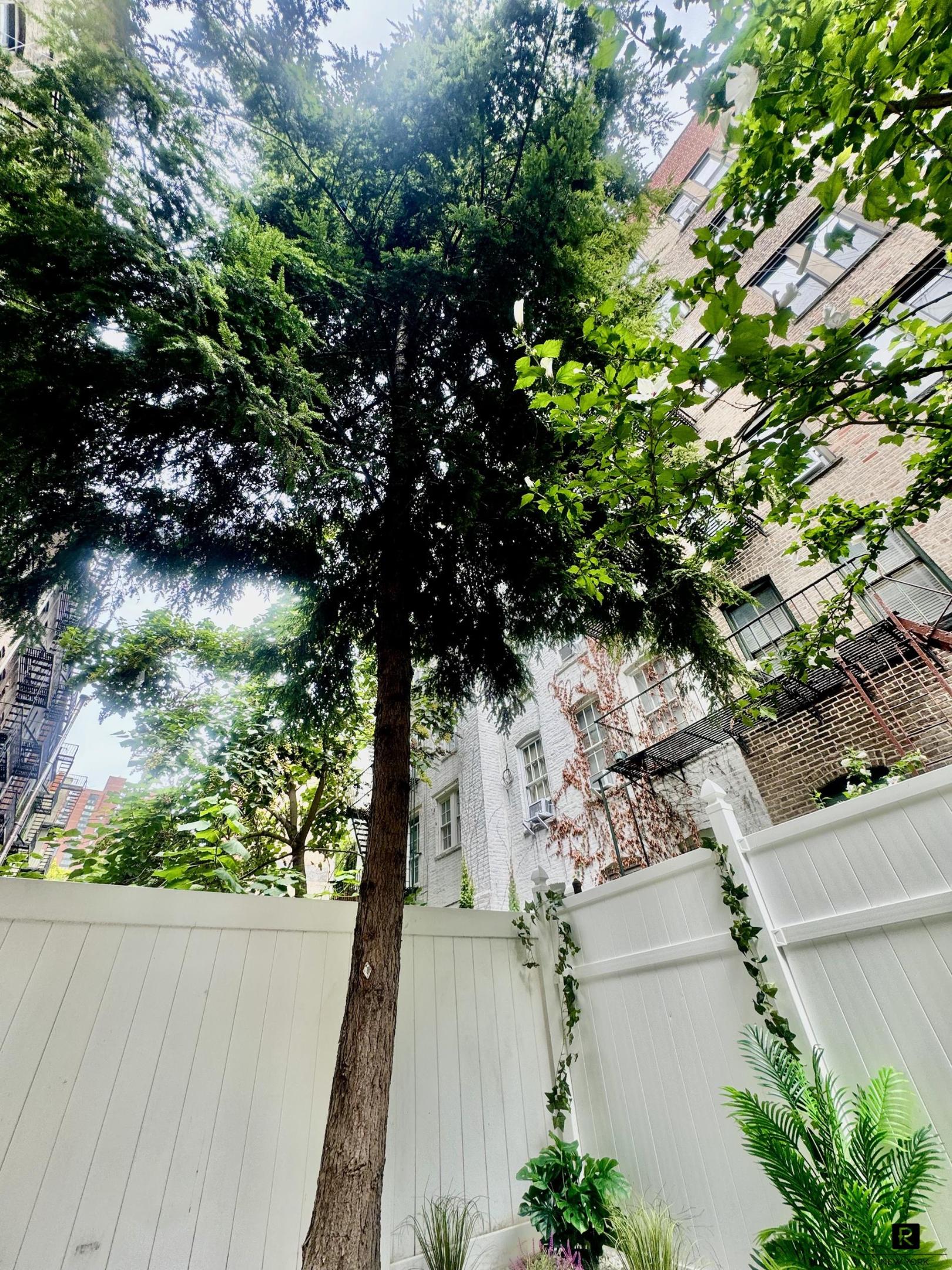 #2 photo, New York City, Upper East Side , NY 10128