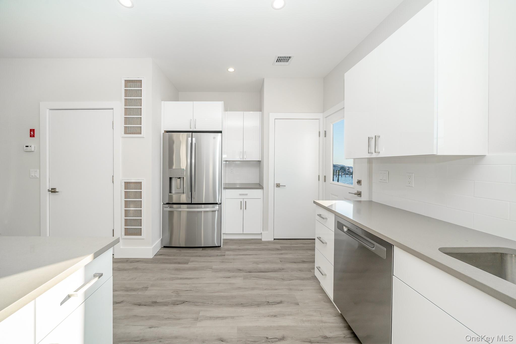 #11 photo, 2812 Ocean Avenue, Seaford , NY 11783