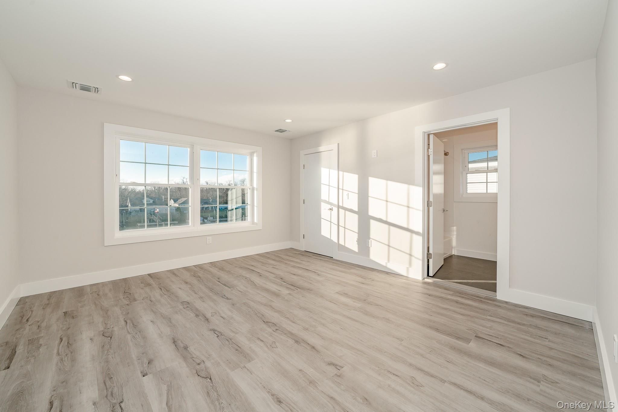 #16 photo, 2812 Ocean Avenue, Seaford , NY 11783